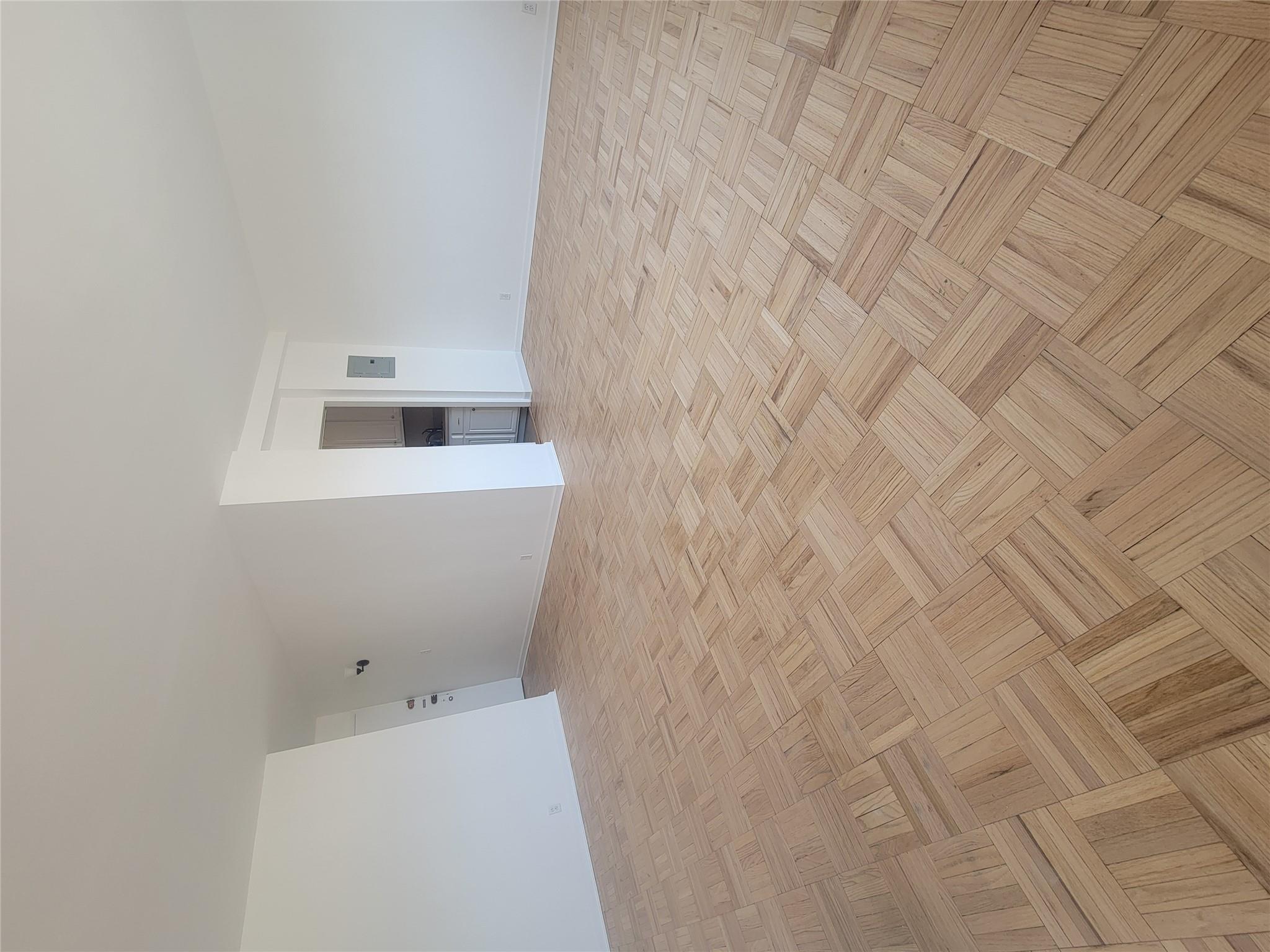7 E Fordham Hill Oval 16c Property Photo 9