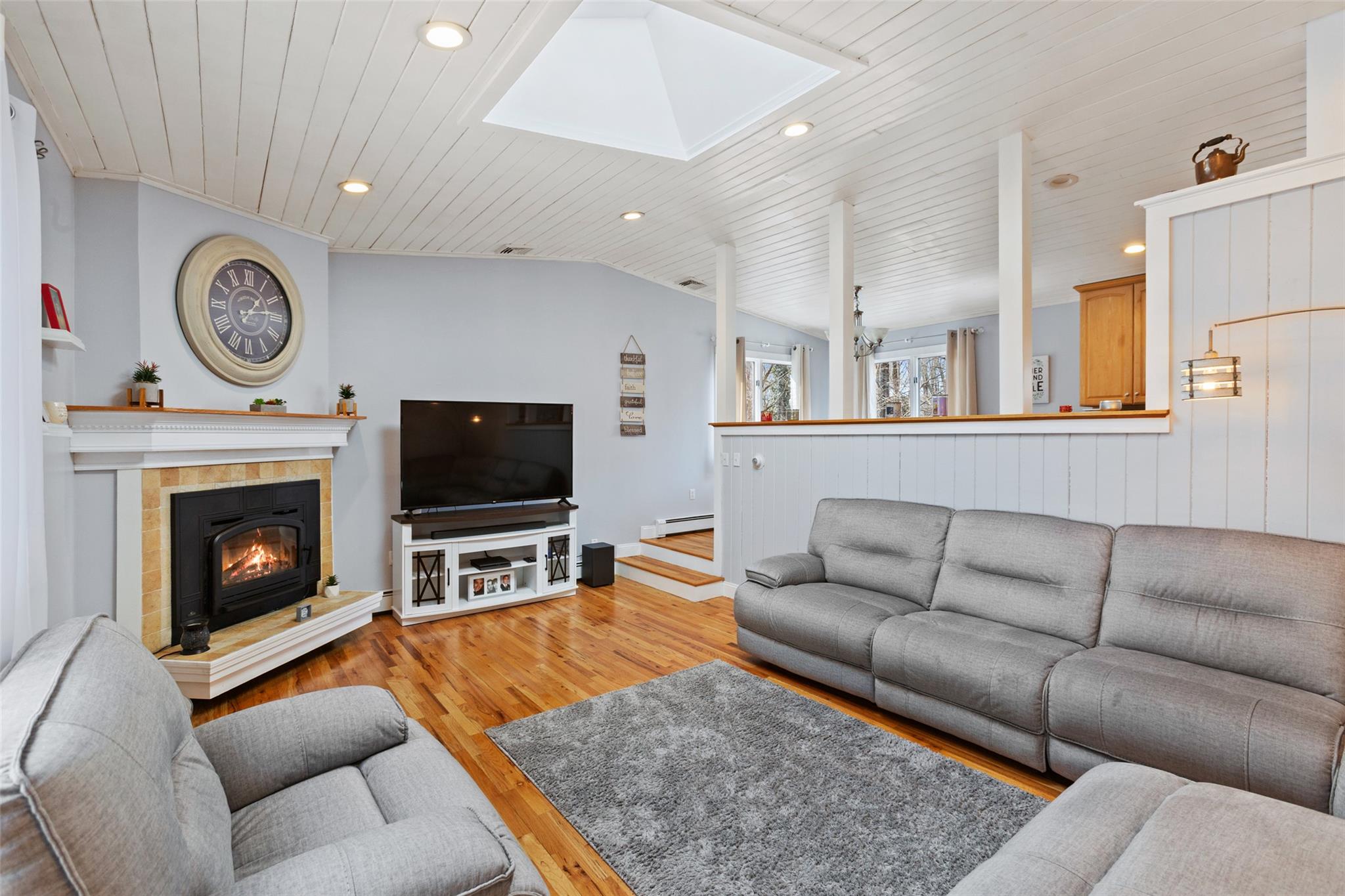 395 Lake Shore Road Property Photo