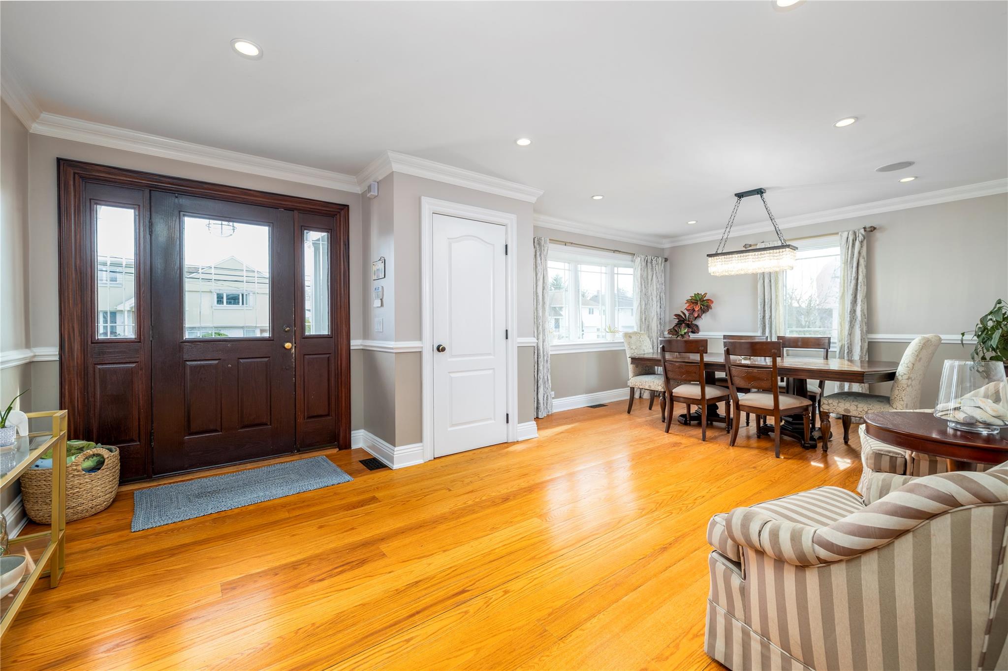 242 W Waukena Avenue Property Photo 3
