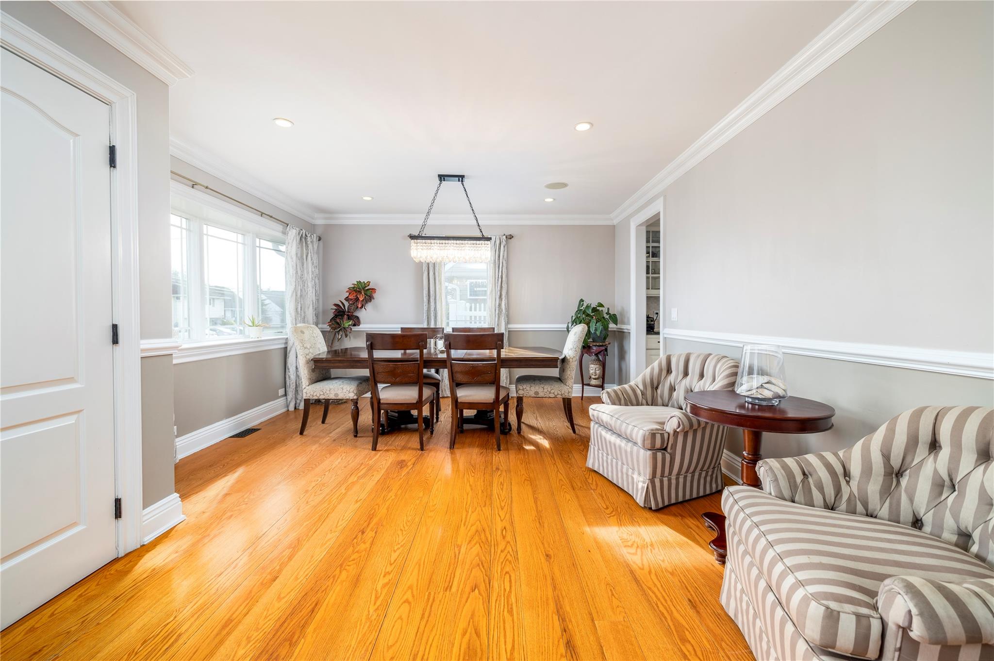 242 W Waukena Avenue Property Photo 4