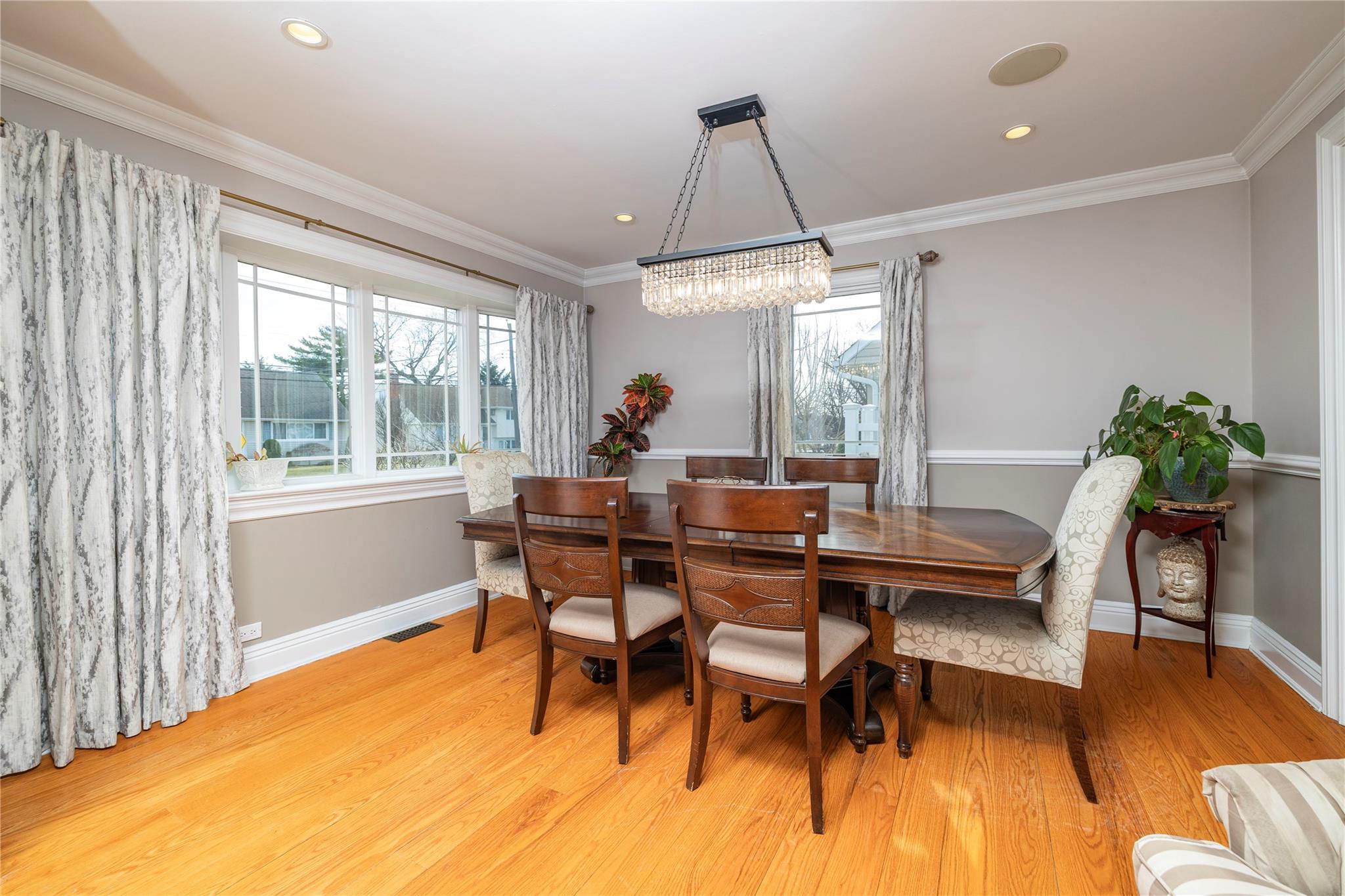 242 W Waukena Avenue Property Photo 5
