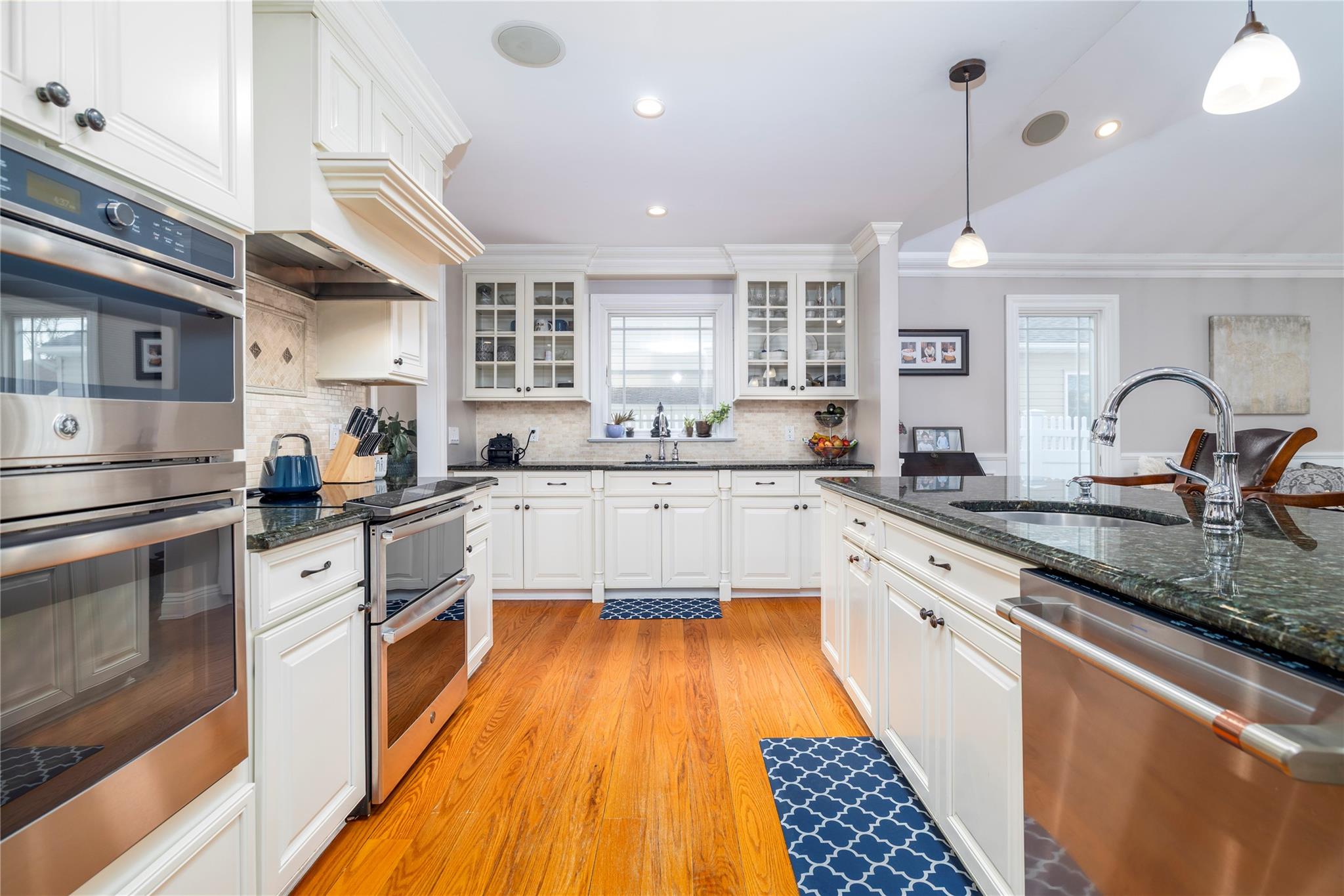242 W Waukena Avenue Property Photo 6