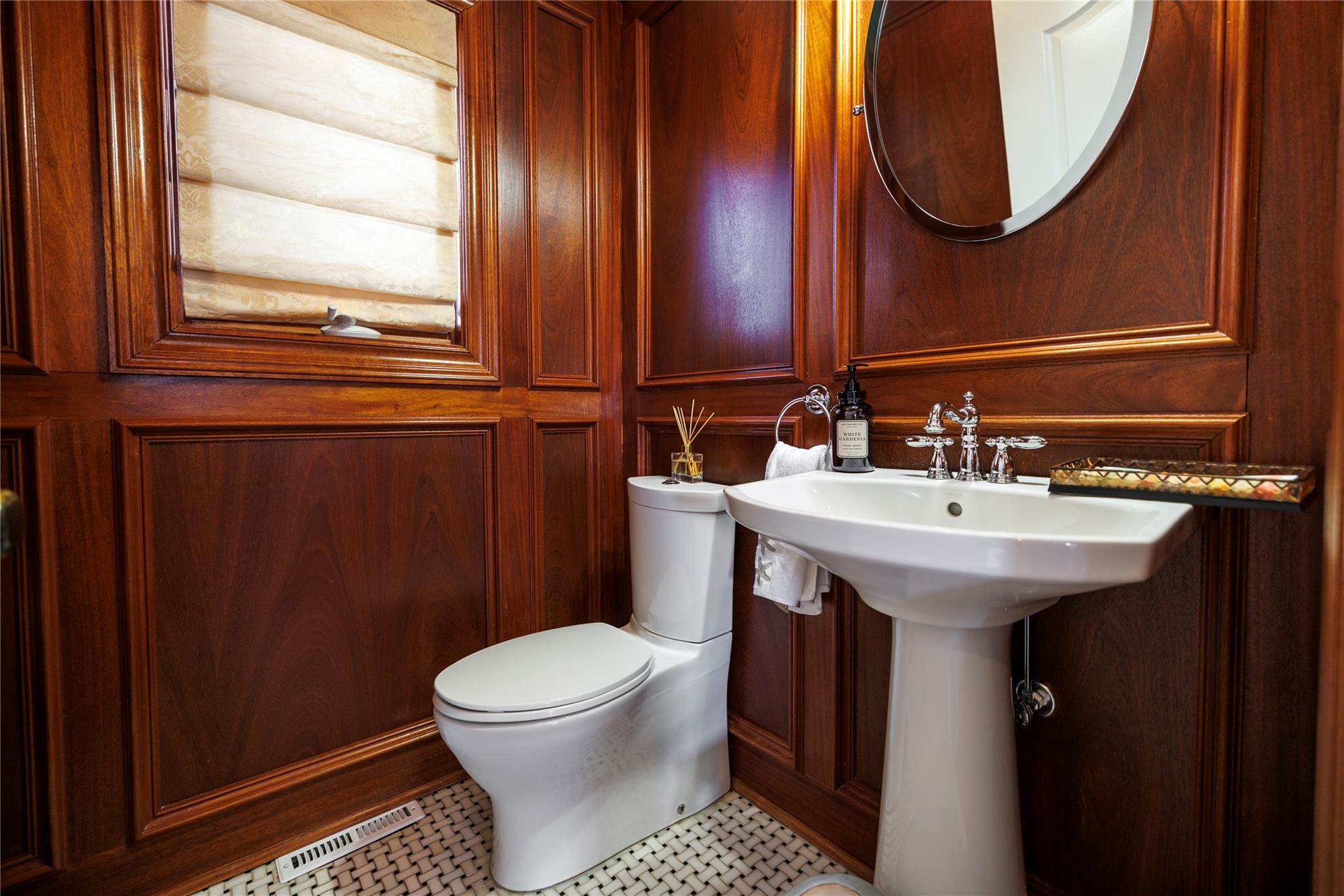 242 W Waukena Avenue Property Photo 13