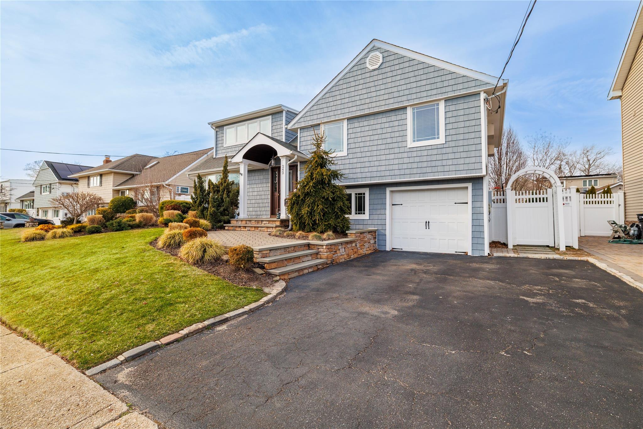 242 W Waukena Avenue Property Photo 32