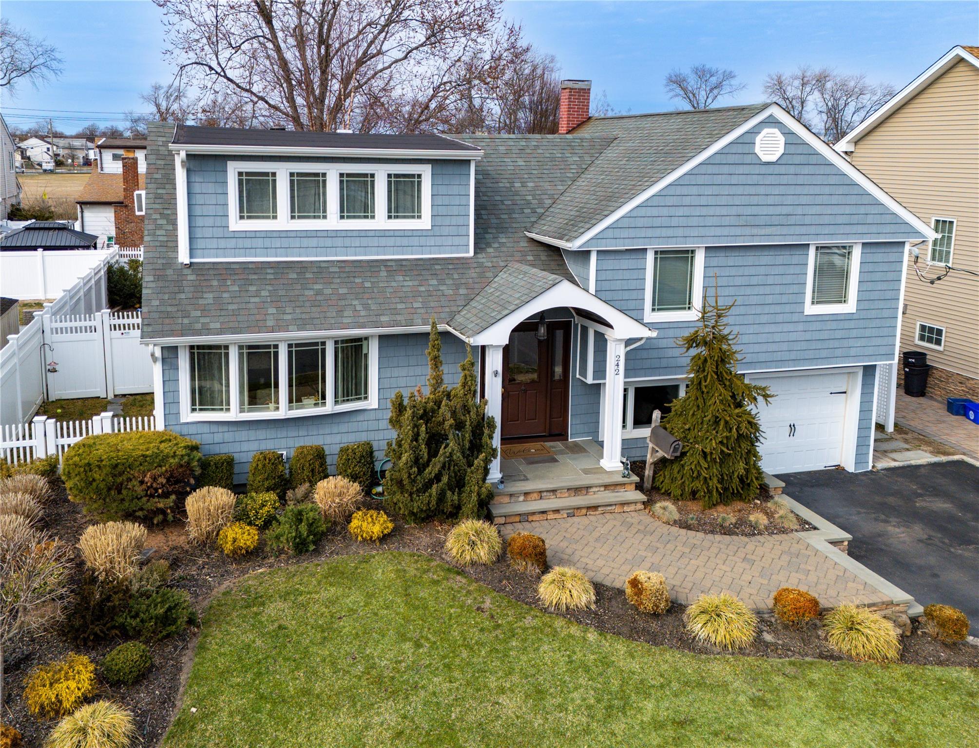 242 W Waukena Avenue Property Photo 35