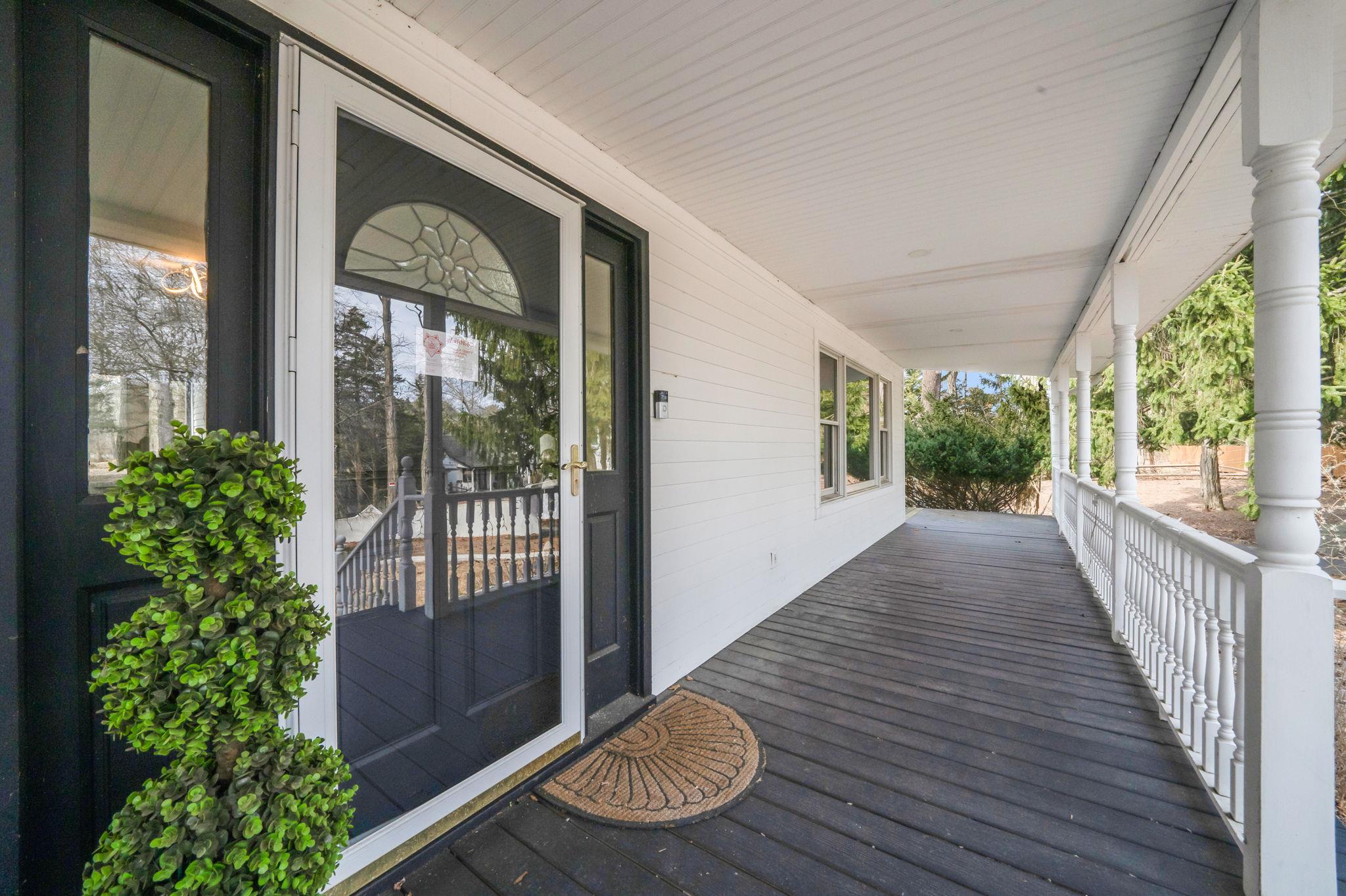 12 Lakeside Drive Property Photo 3