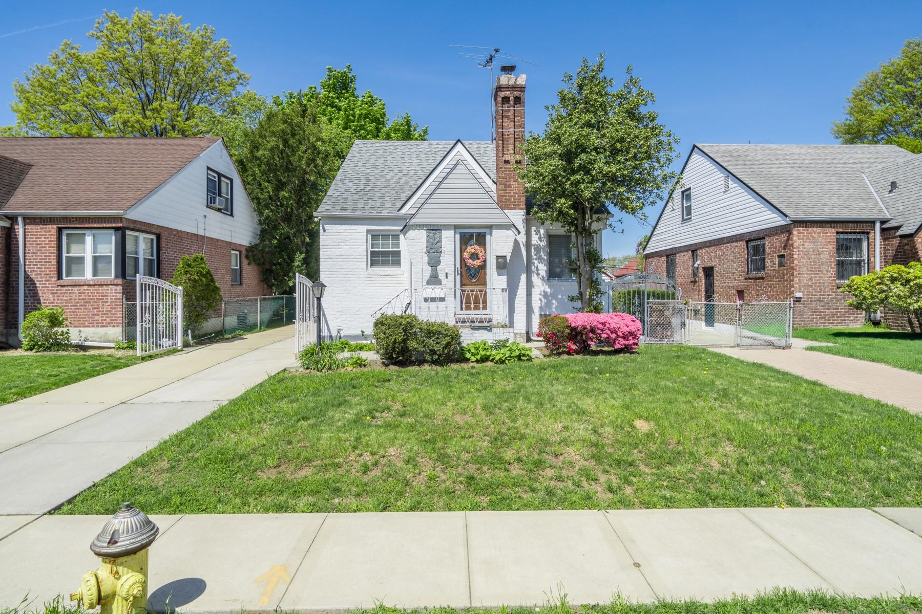 118-18 230 Street Property Photo