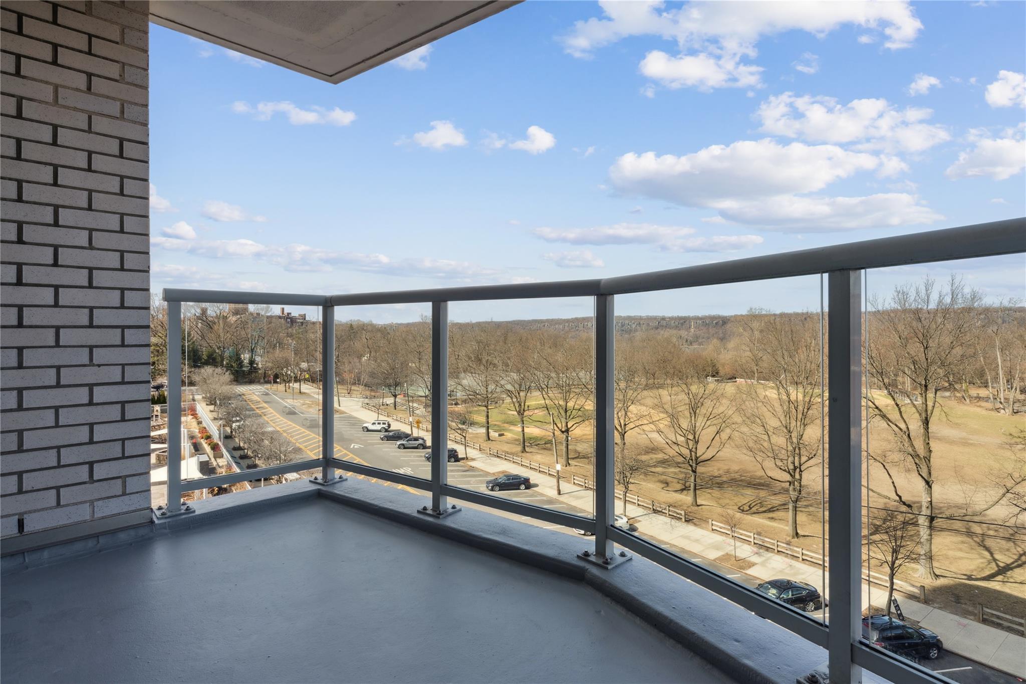 3333 Henry Hudson Parkway 6H Property Photo 1
