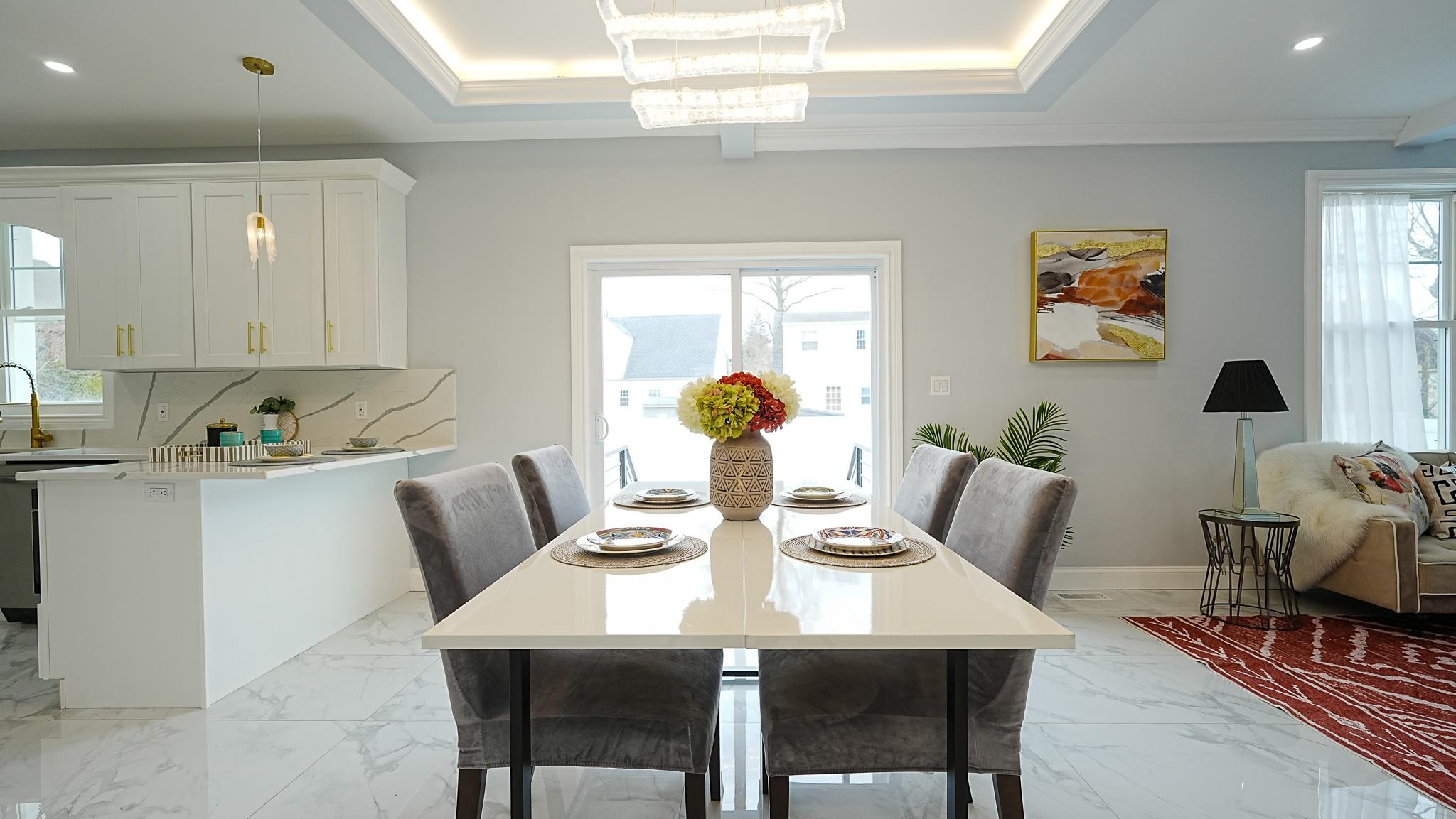 10 Trafalgar Square Property Photo 6