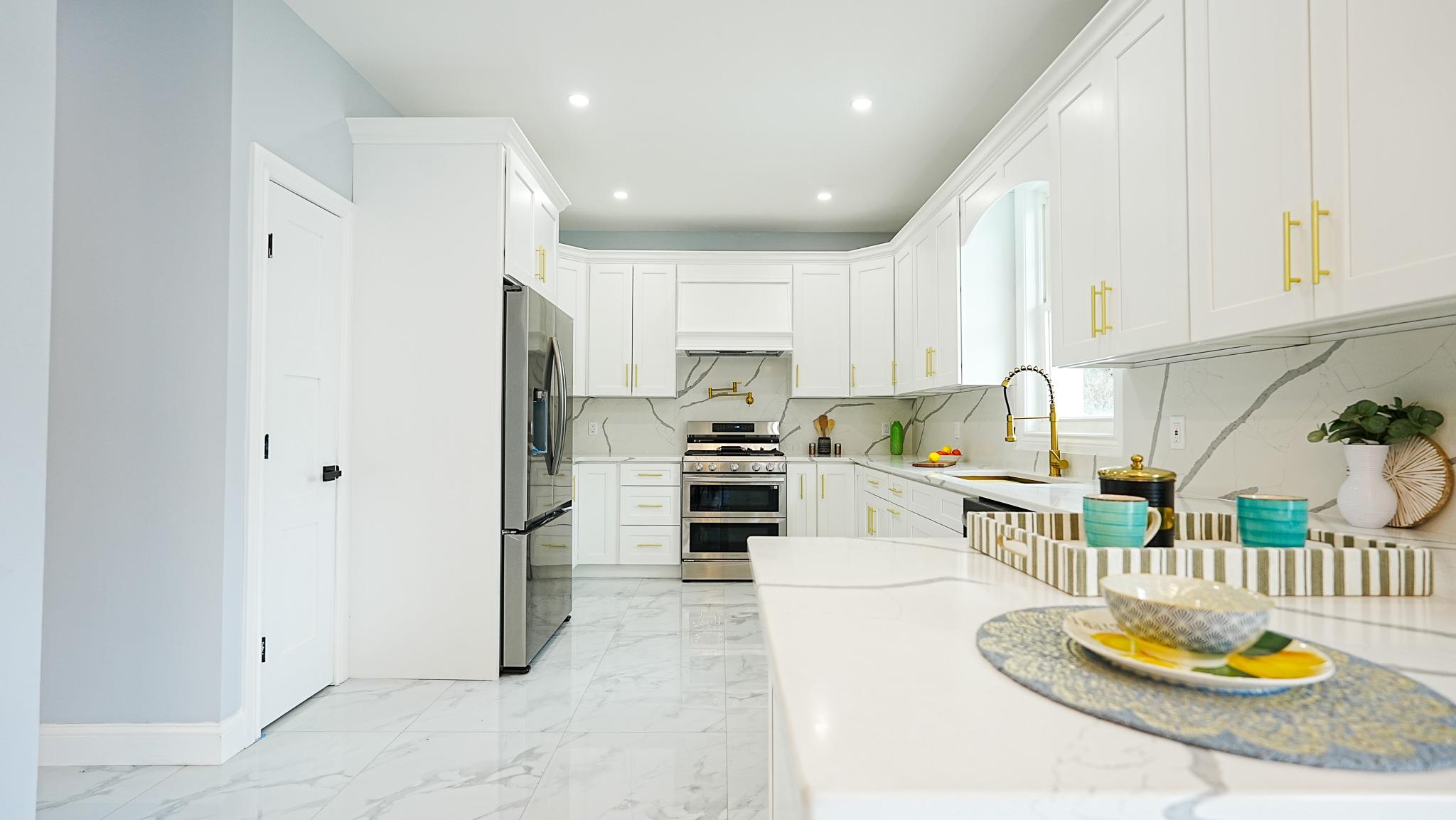 10 Trafalgar Square Property Photo 7