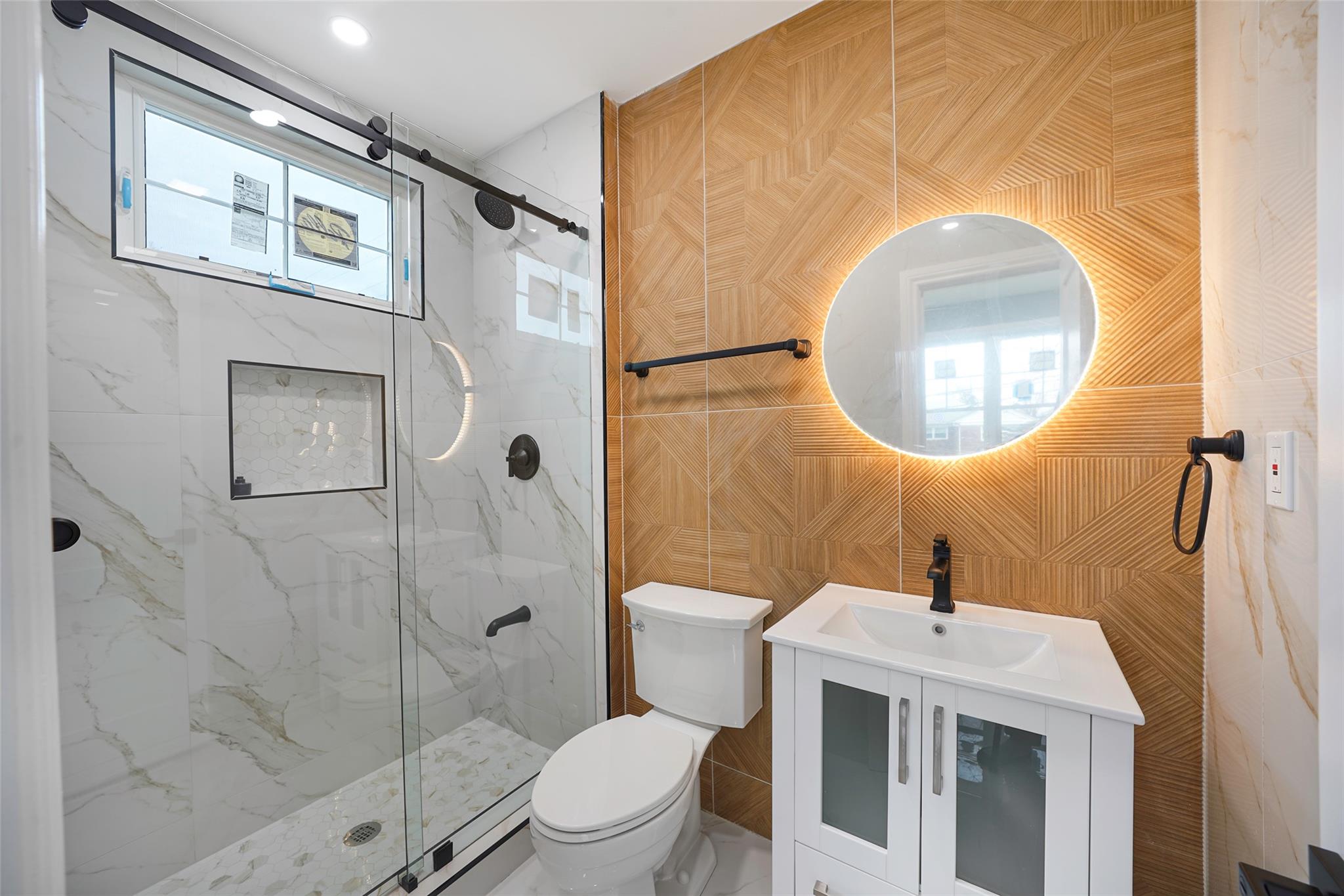 10 Trafalgar Square Property Photo 14