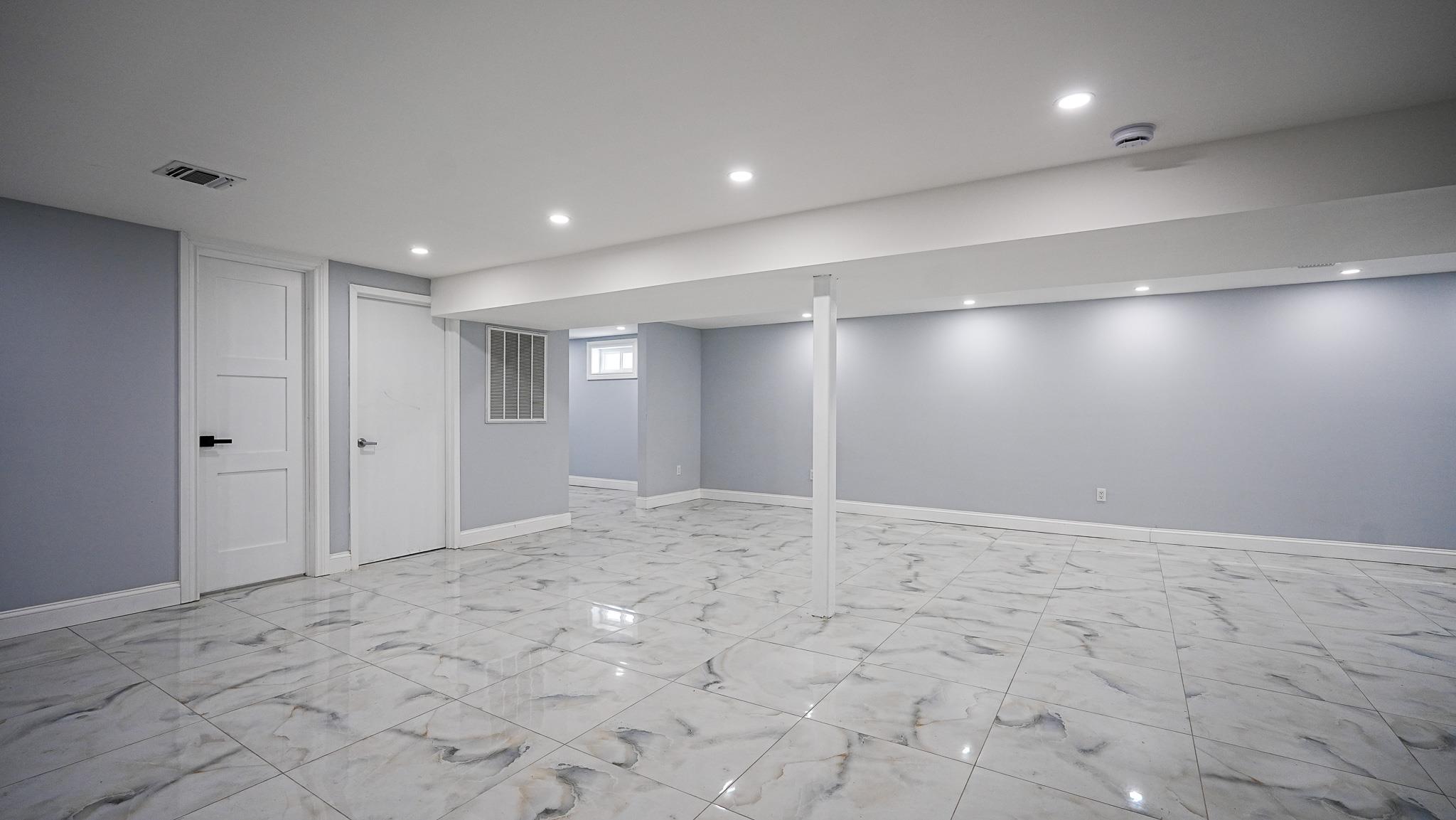 10 Trafalgar Square Property Photo 22