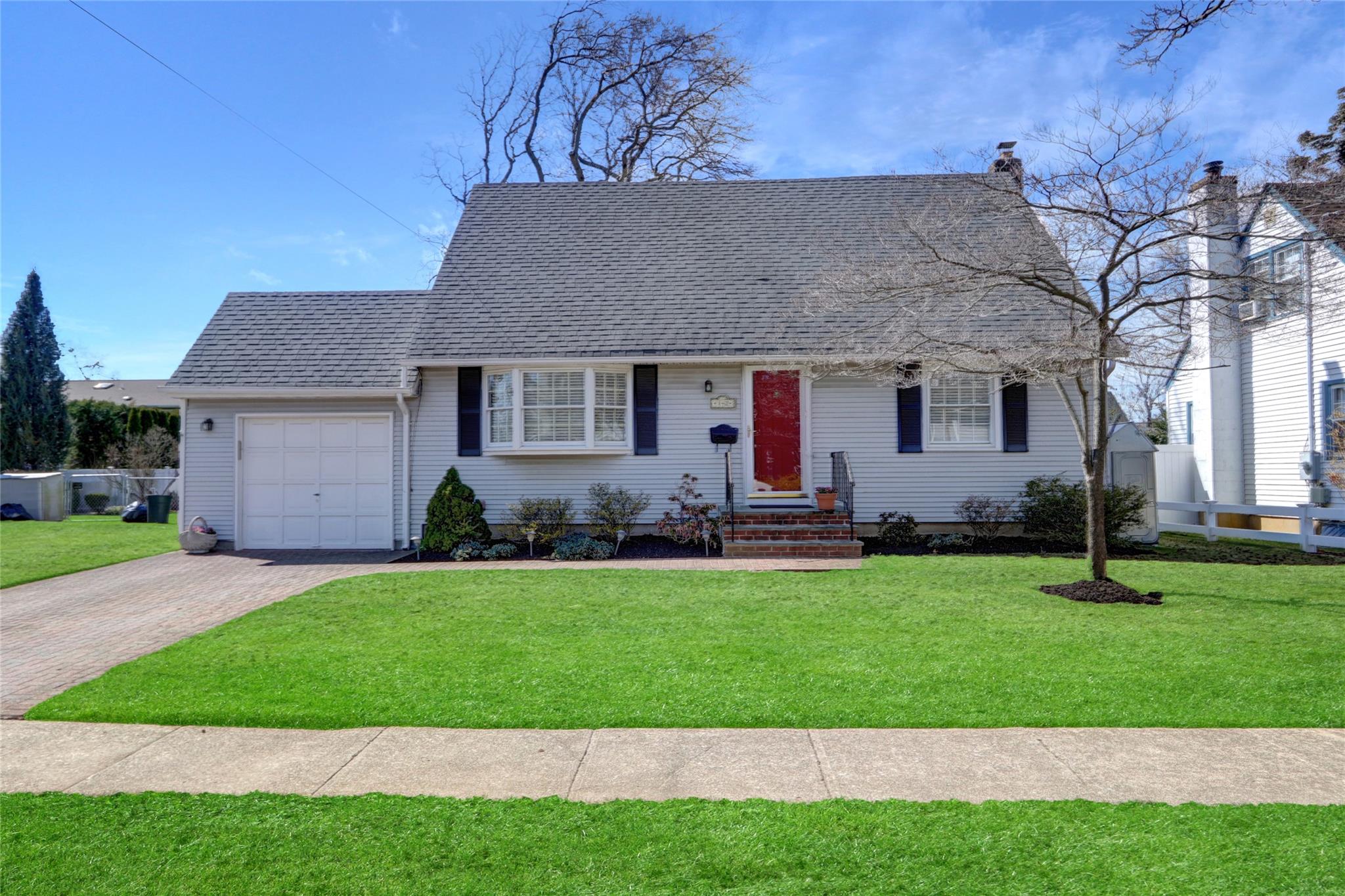 142 Pacific Street Property Photo