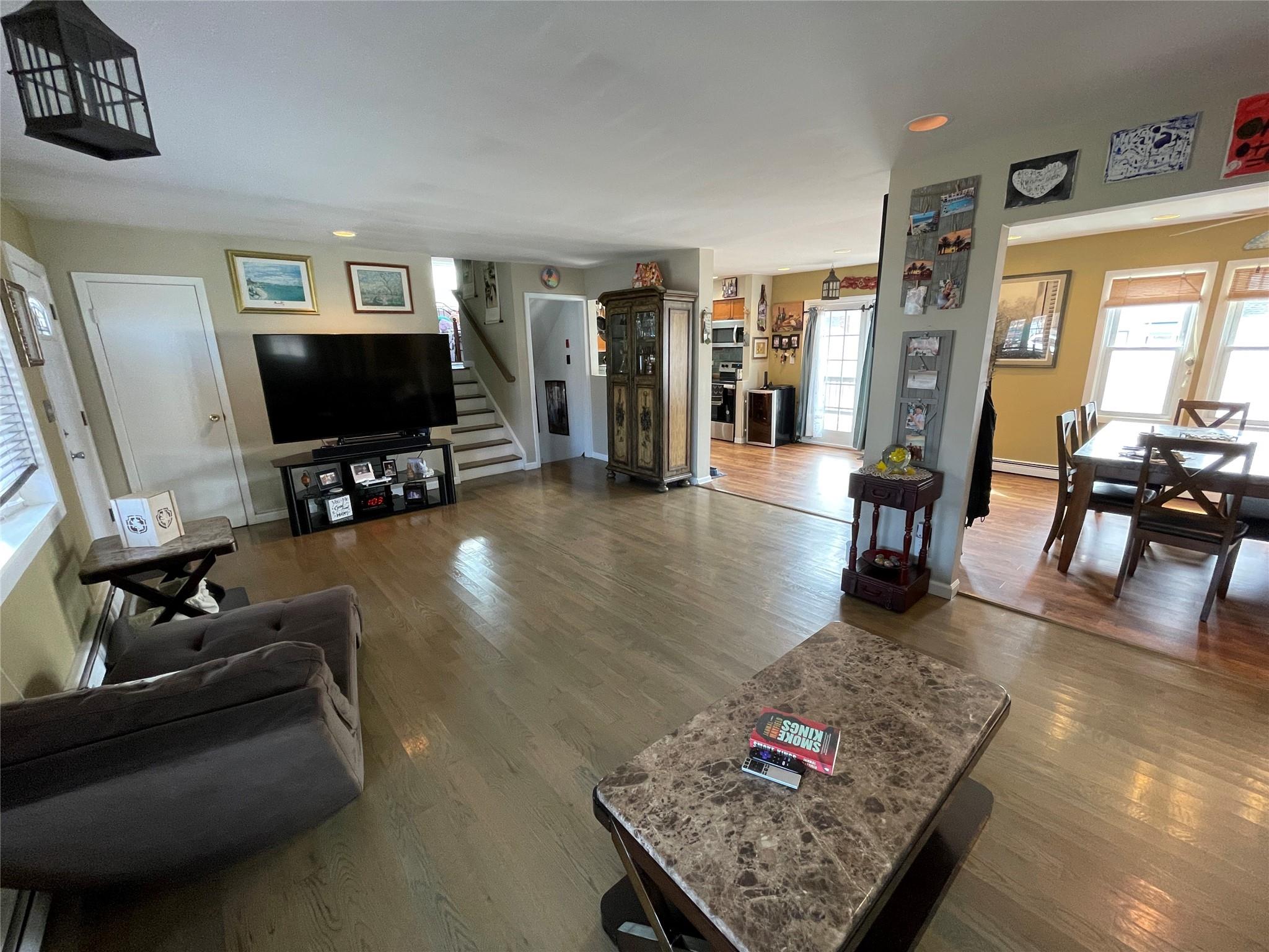 944 N Ontario Avenue Property Photo 2