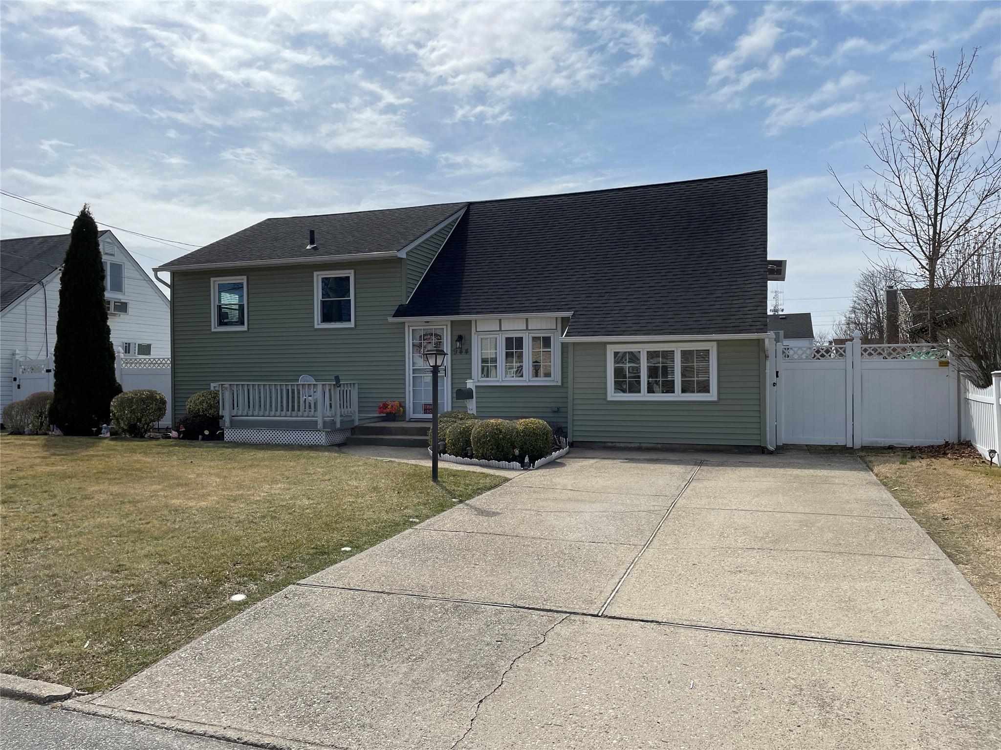 944 N Ontario Avenue Property Photo 14