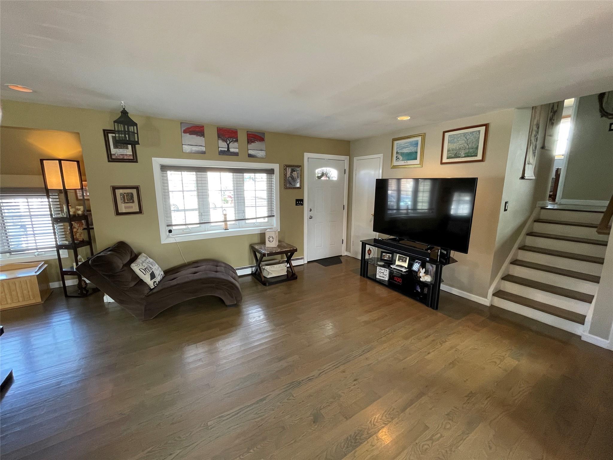 944 N Ontario Avenue Property Photo 15