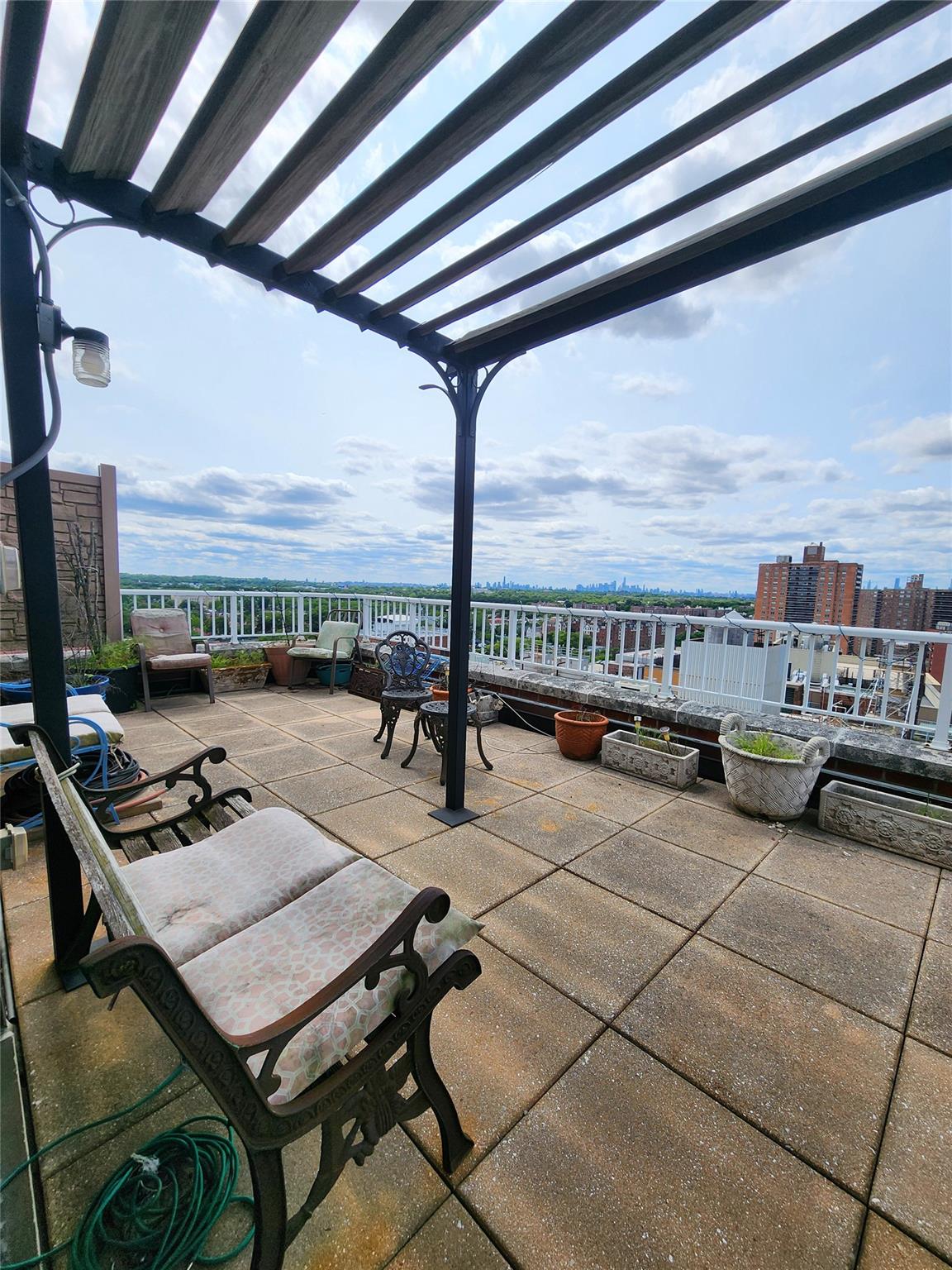 10740 Queens Boulevard Pha Property Photo 3