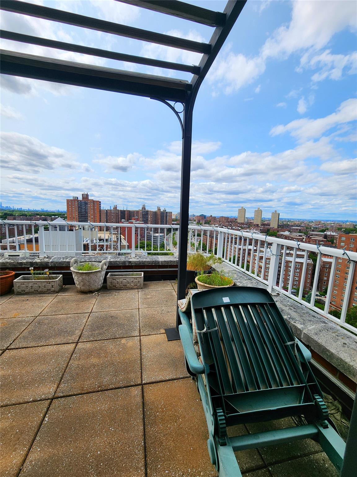 10740 Queens Boulevard Pha Property Photo 4
