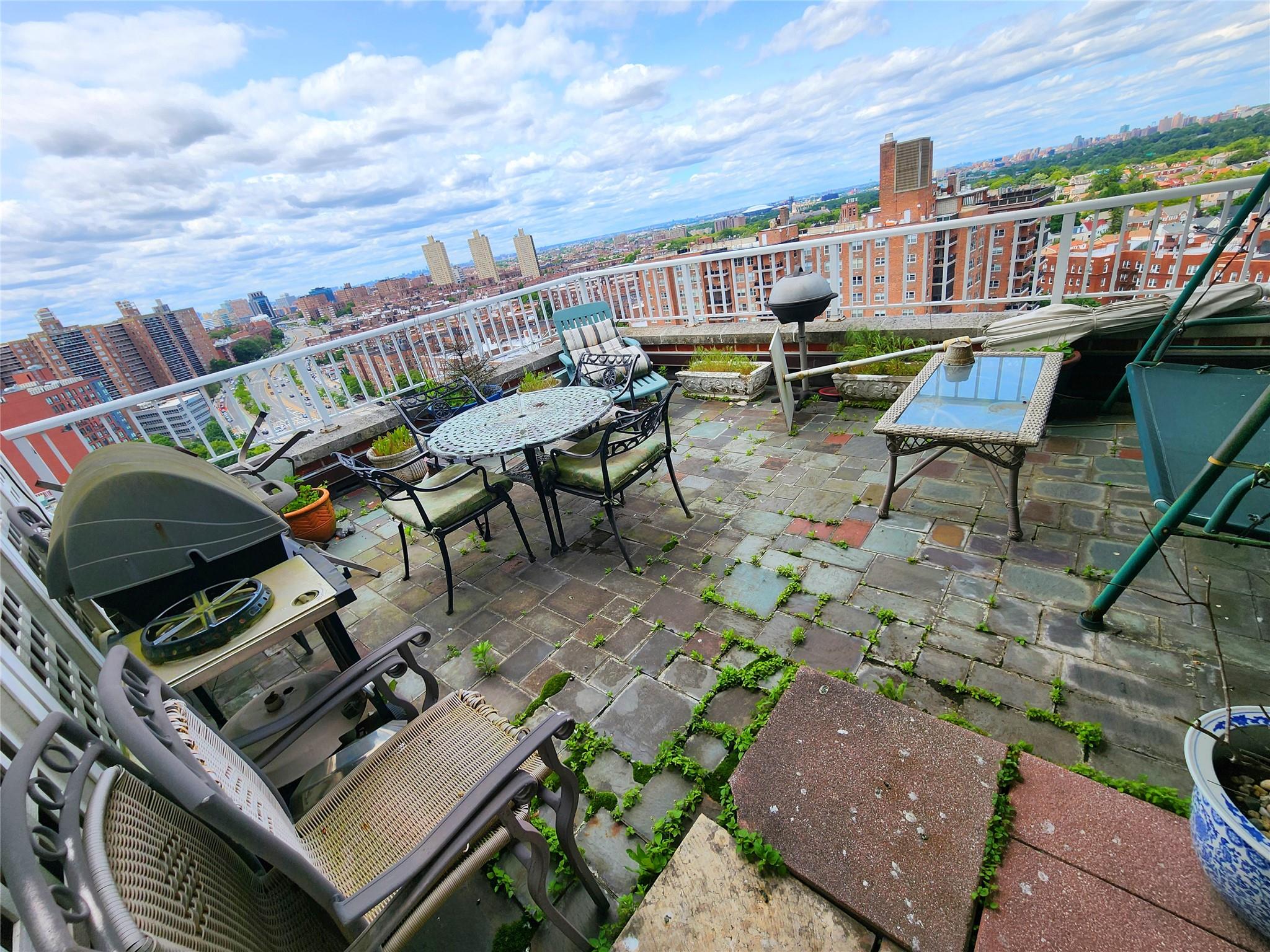 10740 Queens Boulevard Pha Property Photo 6