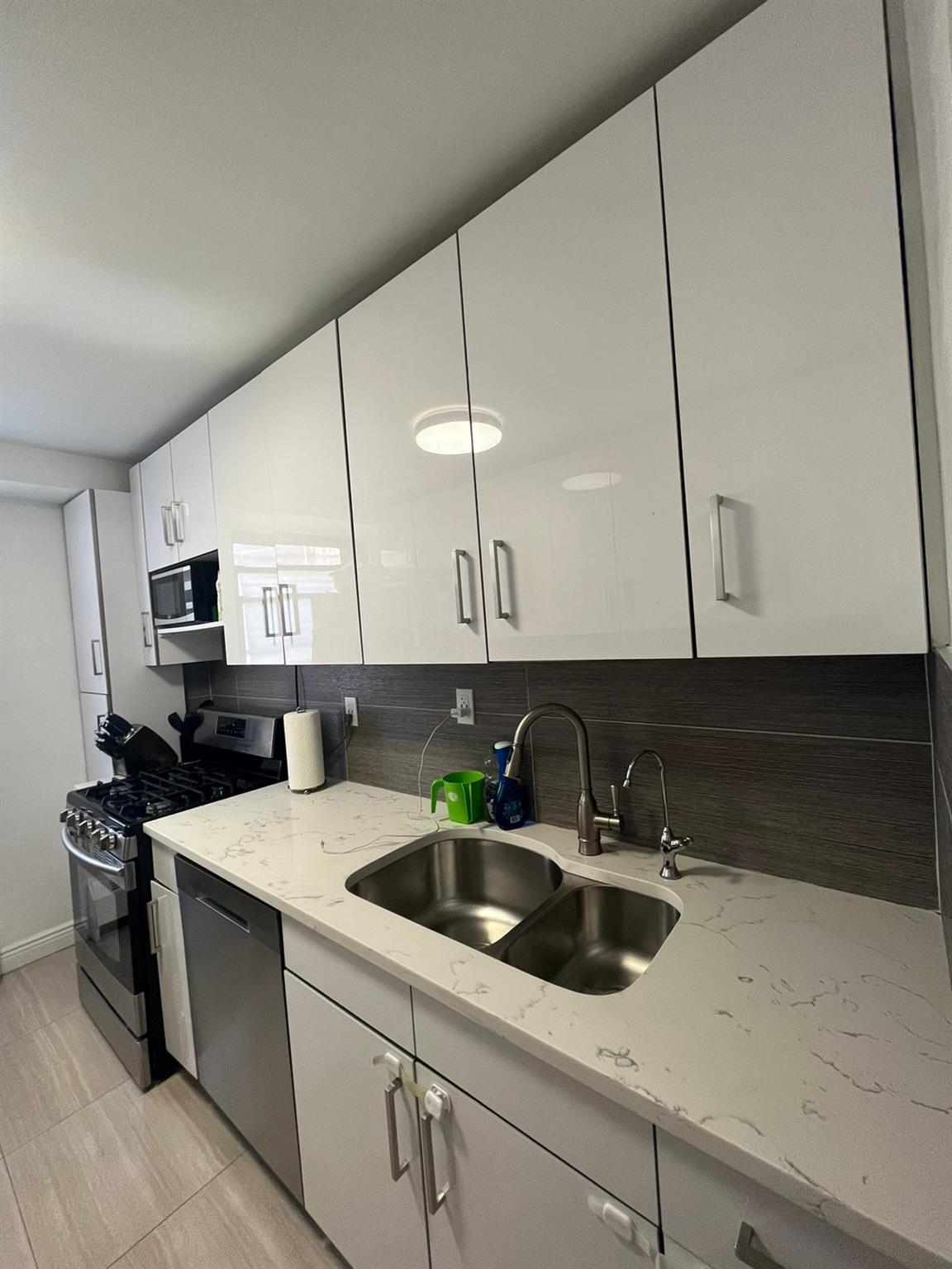 61-55 98 Street 1d Property Photo 10