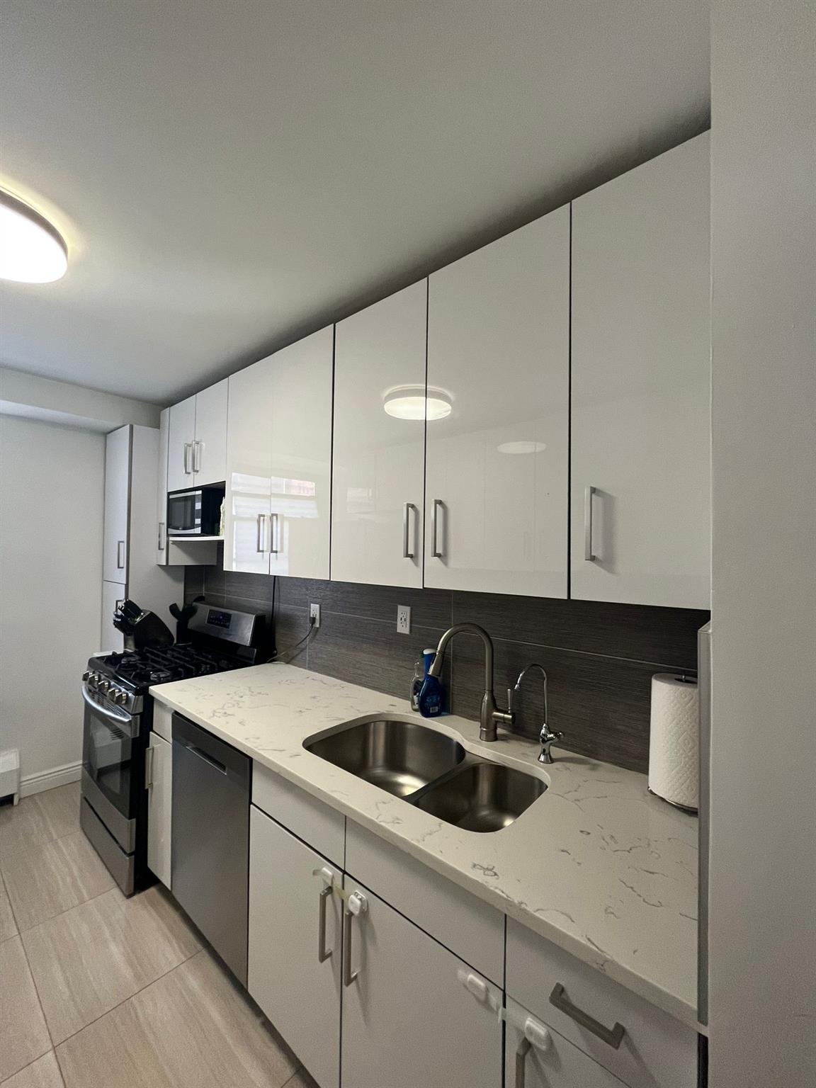 61-55 98 Street 1d Property Photo 12