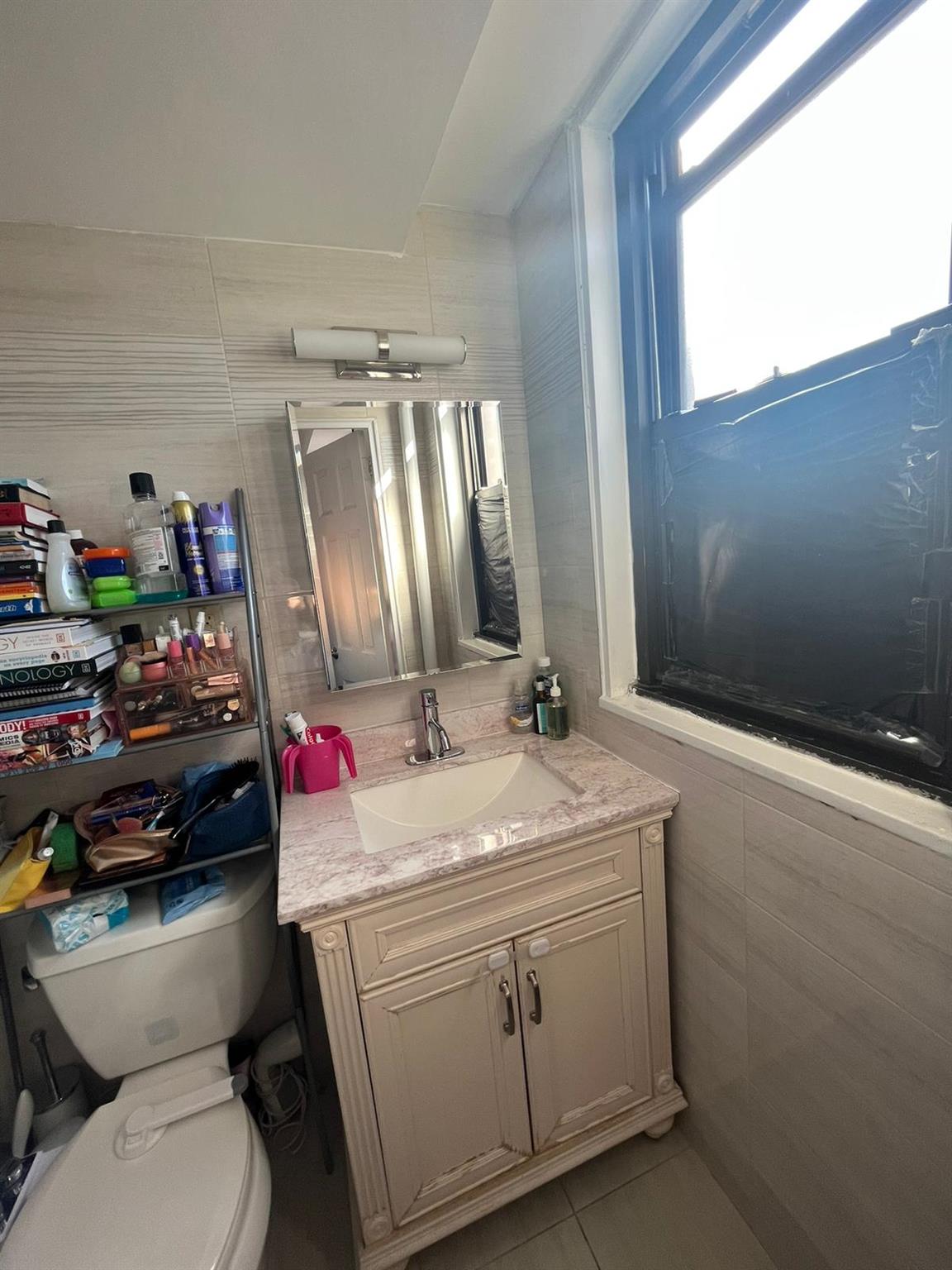 61-55 98 Street 1d Property Photo 17