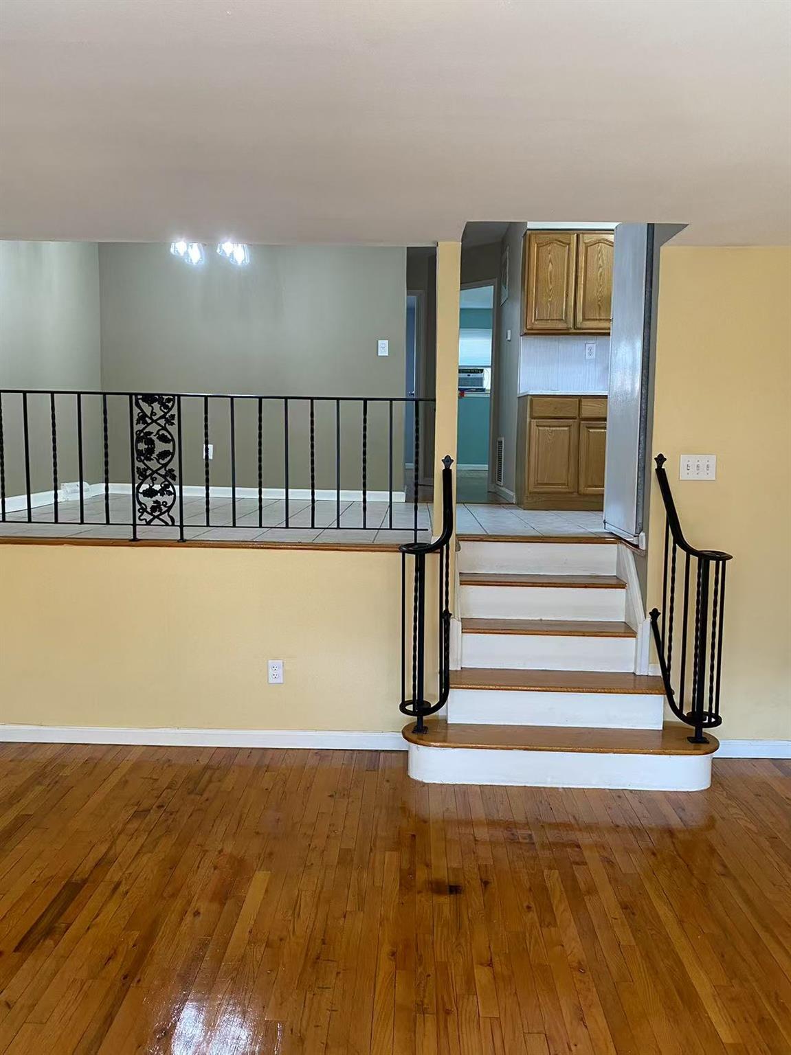 34-12 Brookside St Property Photo 2