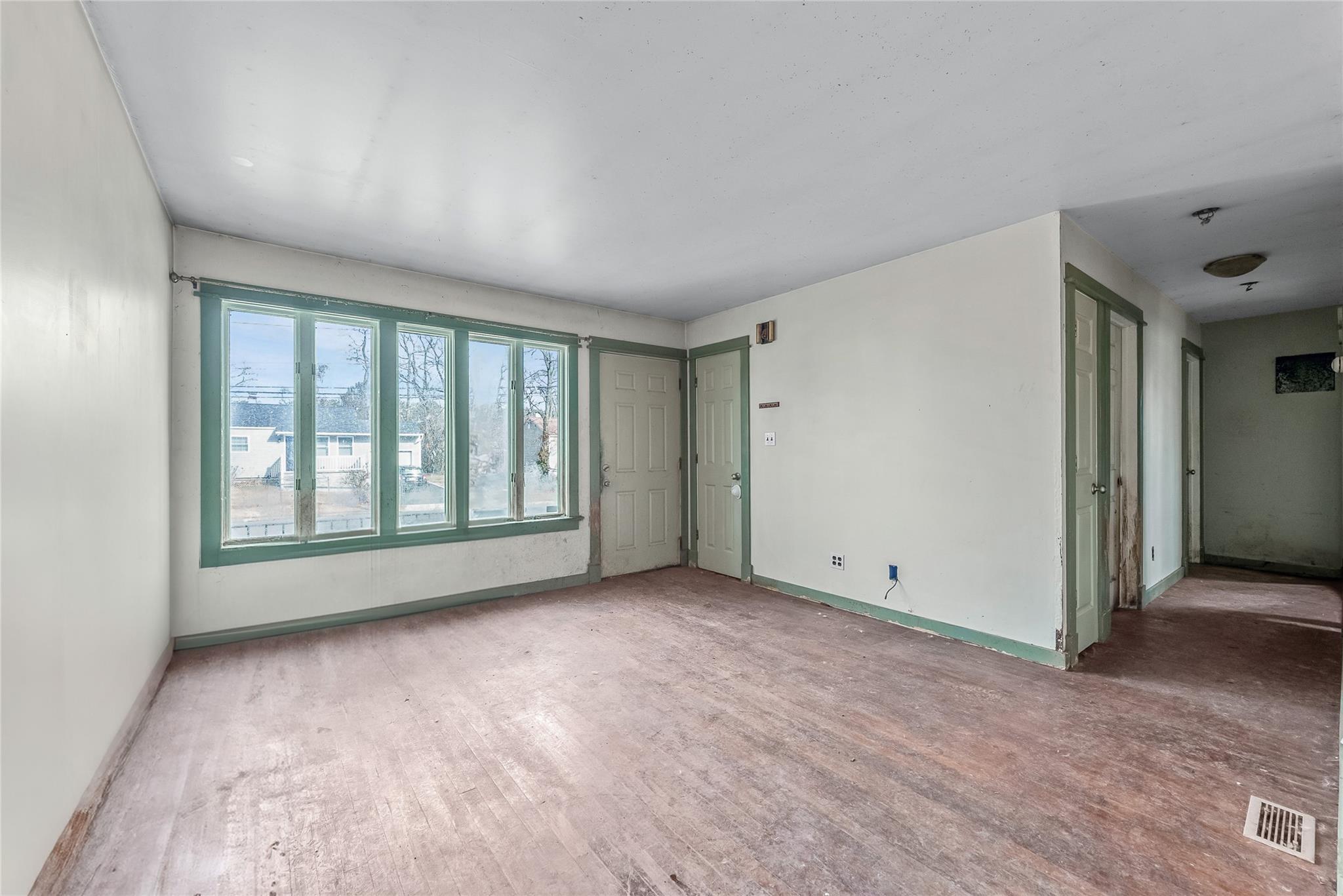 36 Pace Avenue Property Photo 4