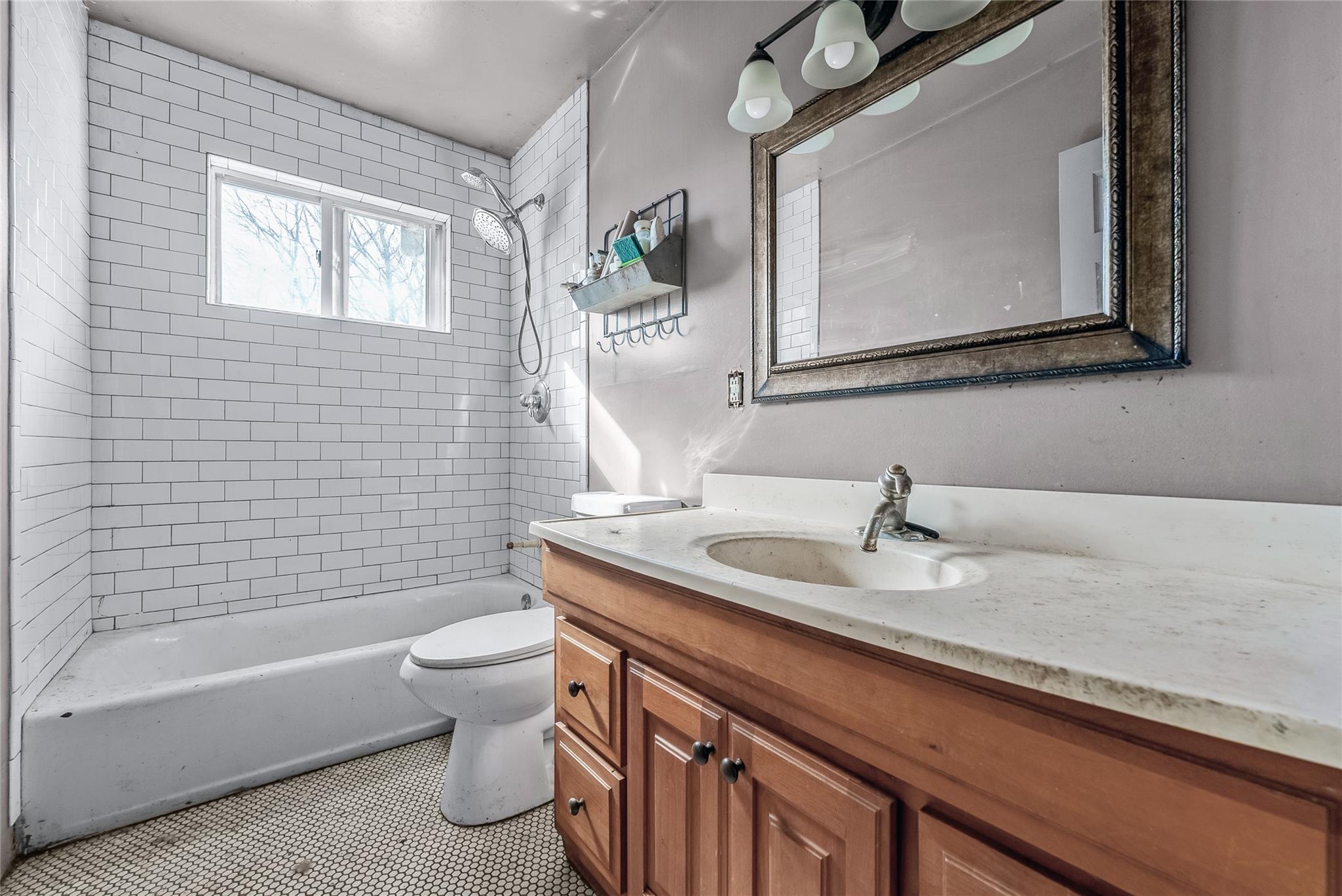 36 Pace Avenue Property Photo 8