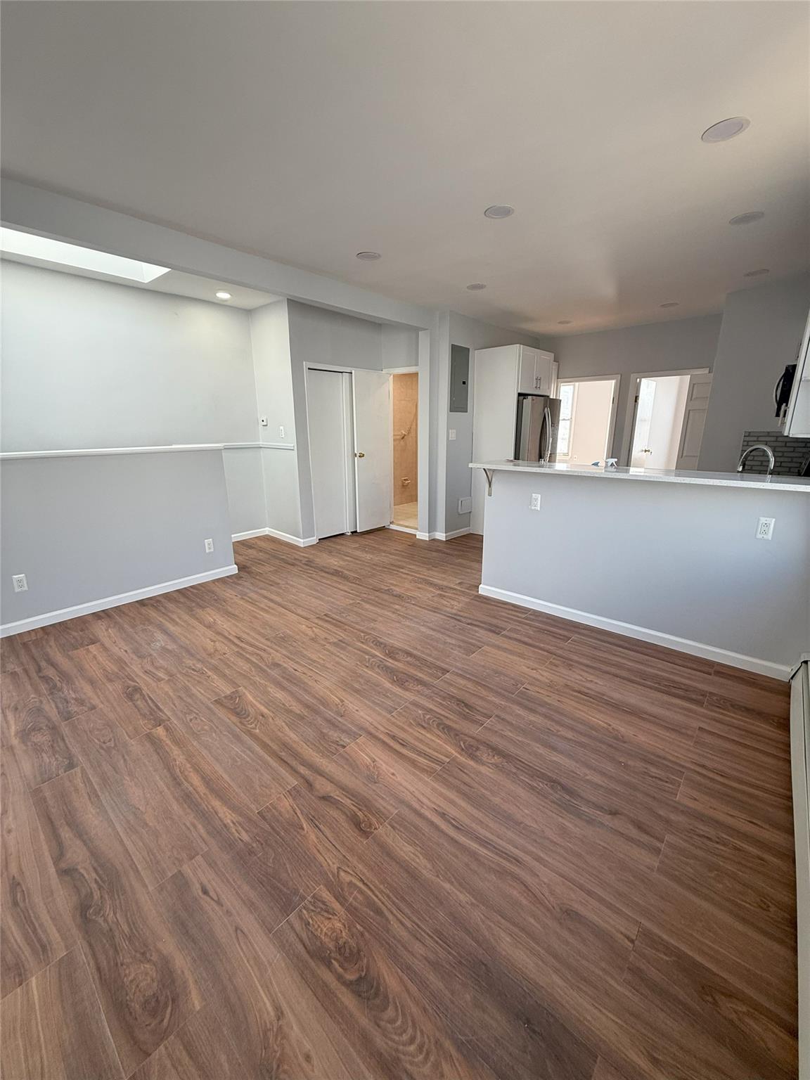 6618 75th Street Property Photo 3