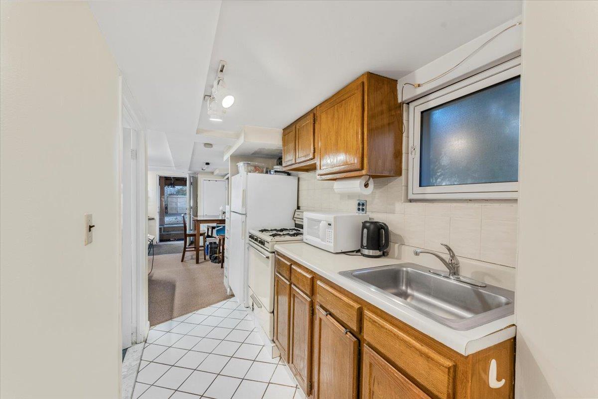 37 Lee Avenue Property Photo 25