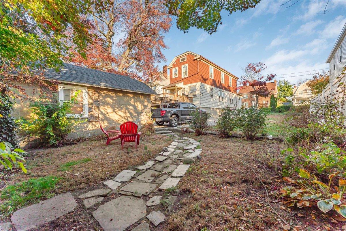 37 Lee Avenue Property Photo 31