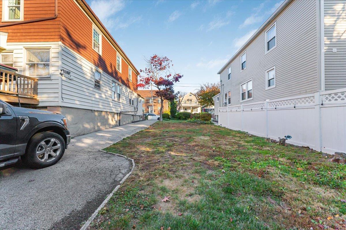 37 Lee Avenue Property Photo 35