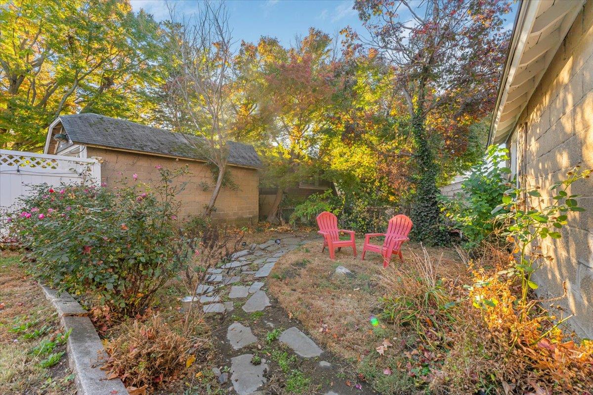 37 Lee Avenue Property Photo 36