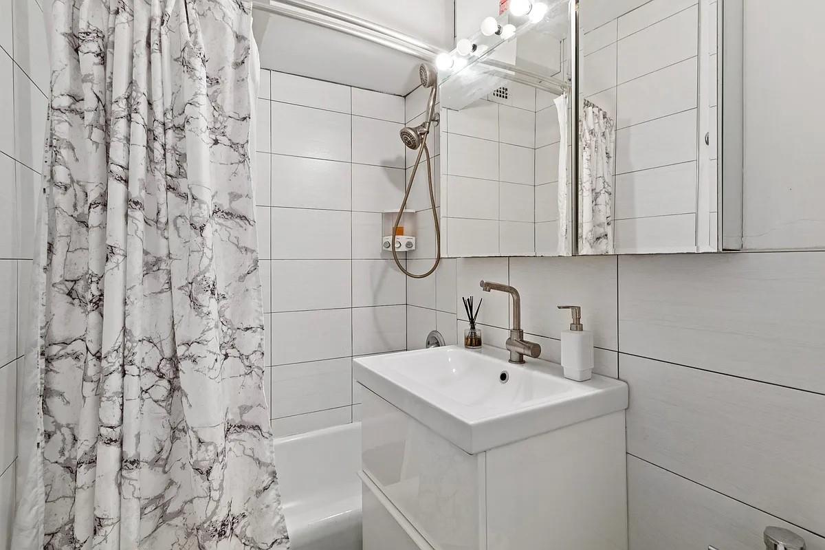 240 46 10e Property Photo 5
