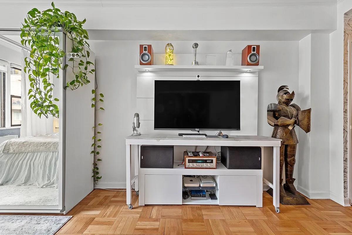 240 46 10e Property Photo 6