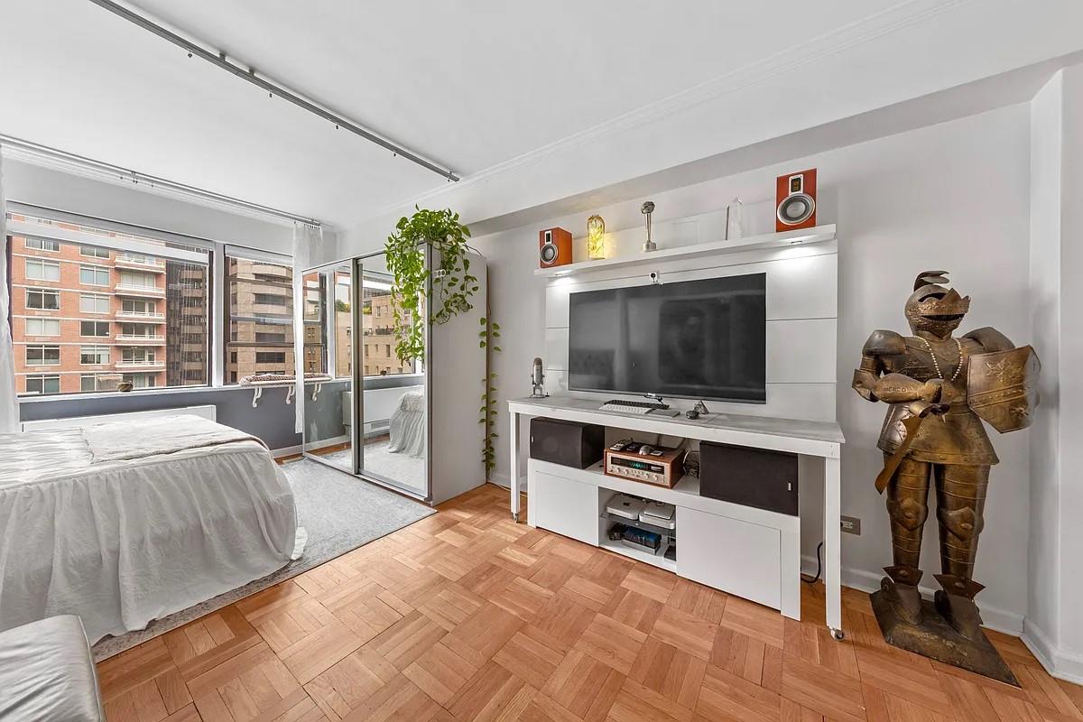 240 46 10e Property Photo 10