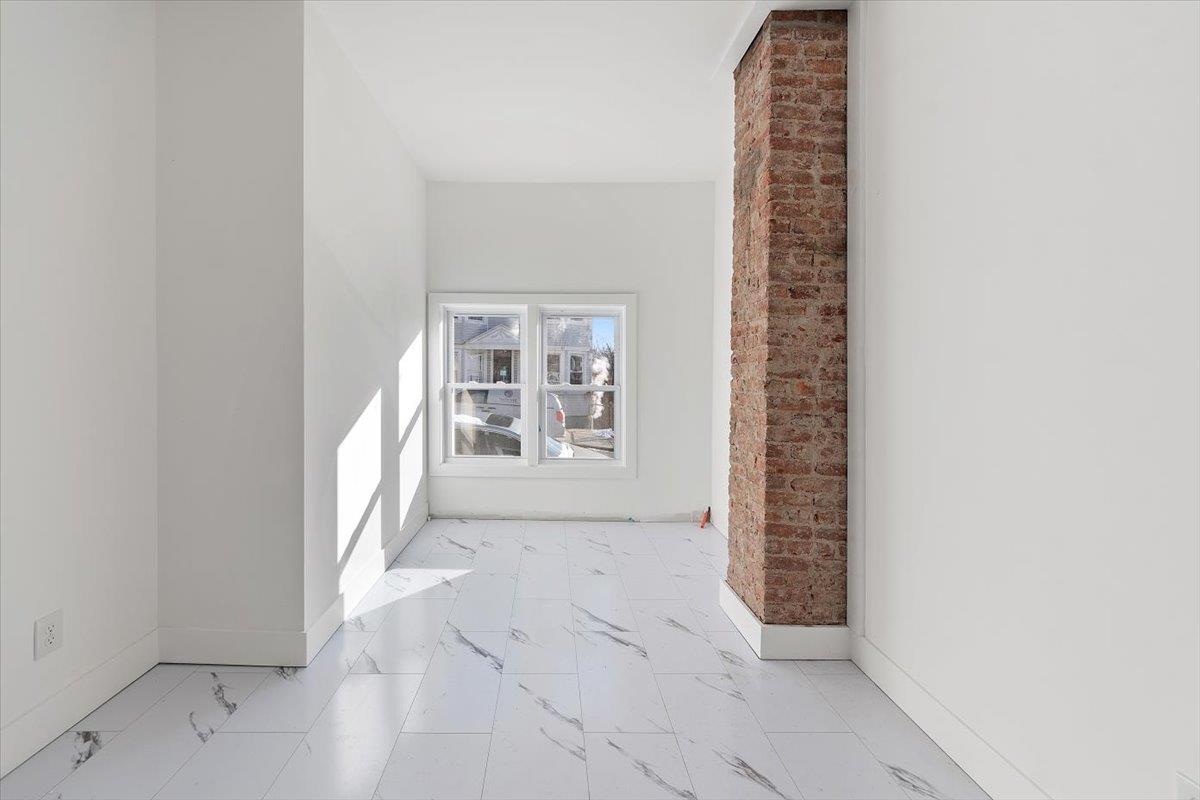 835466 Property Photo 14