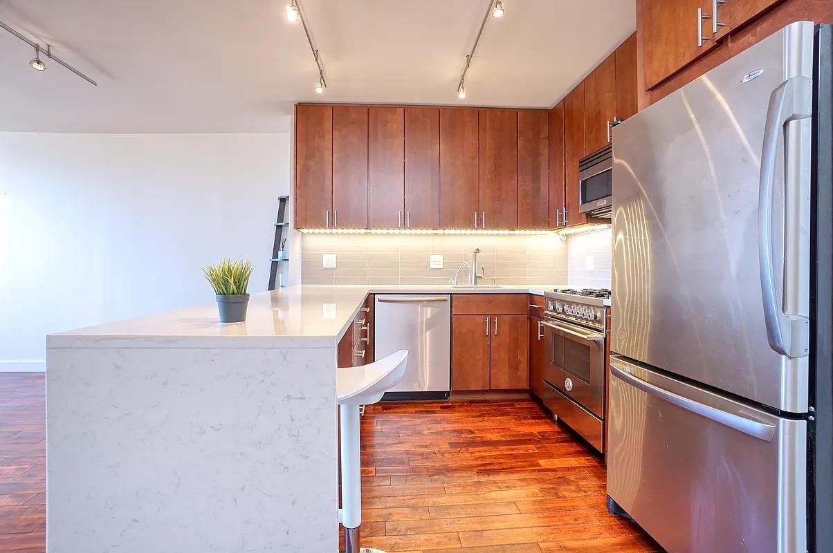 255 East 49 St 31c Property Photo 4