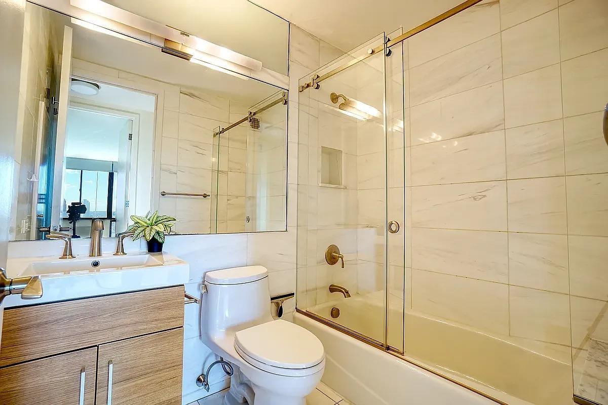 255 East 49 St 31c Property Photo 7