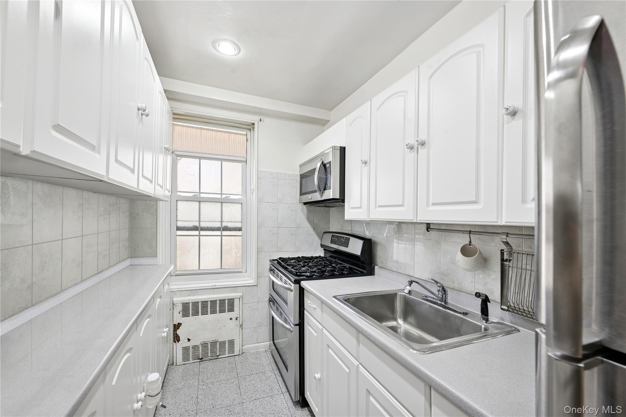 140-35 Burden Crescent 206 Property Photo 1