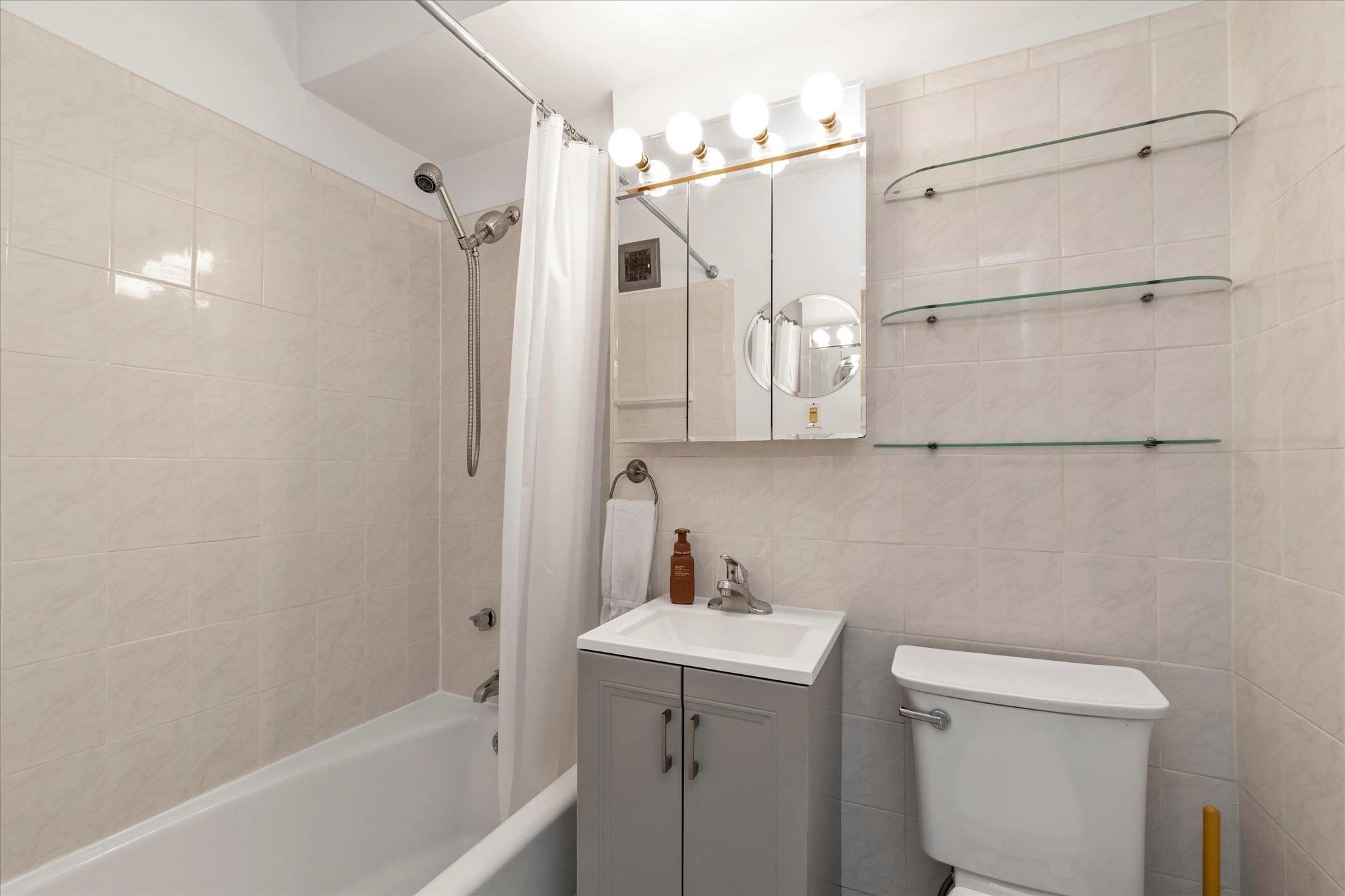 107-40 Queens Boulevard 14c Property Photo 14