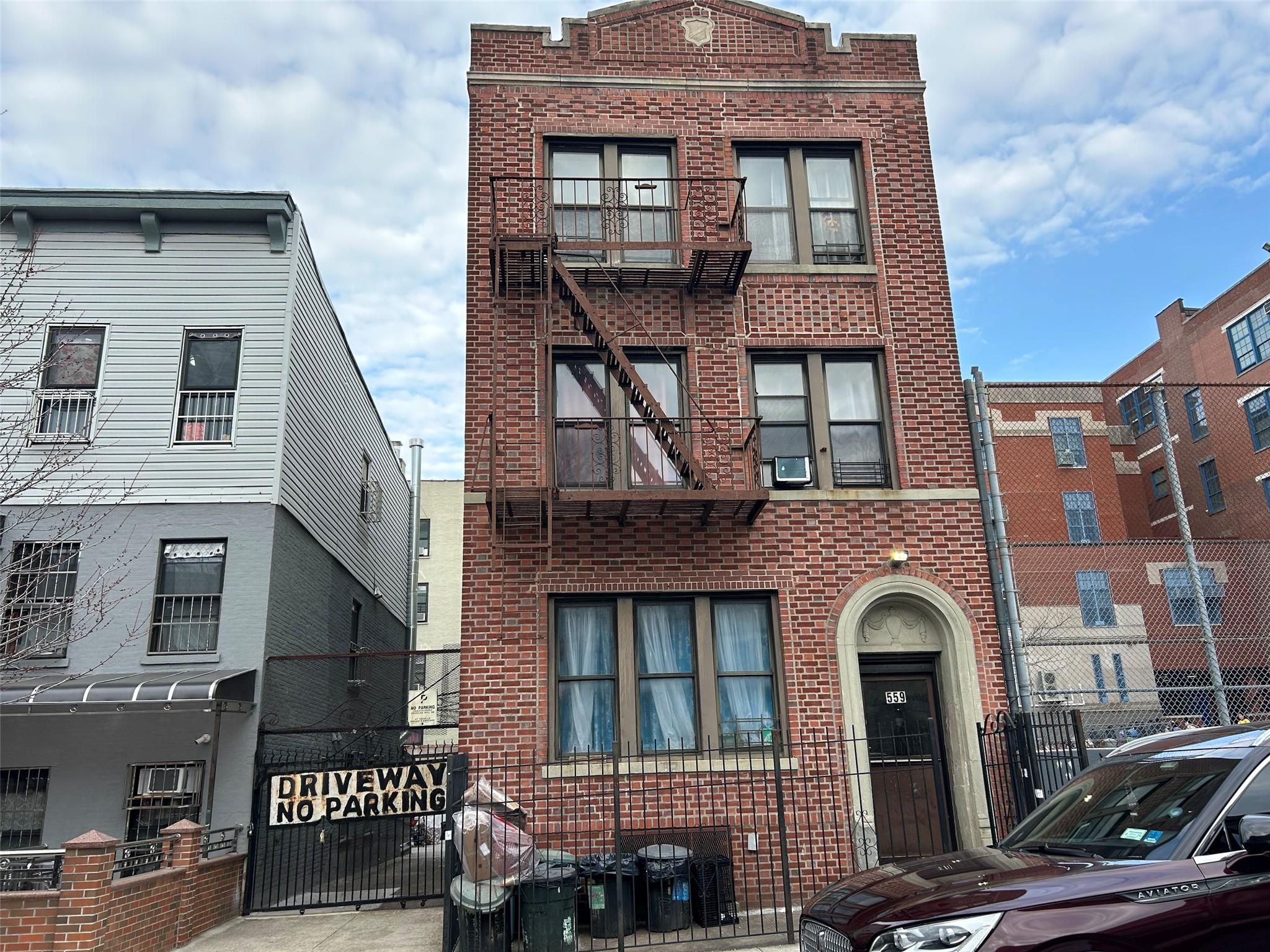 559 51st Street Property Photo