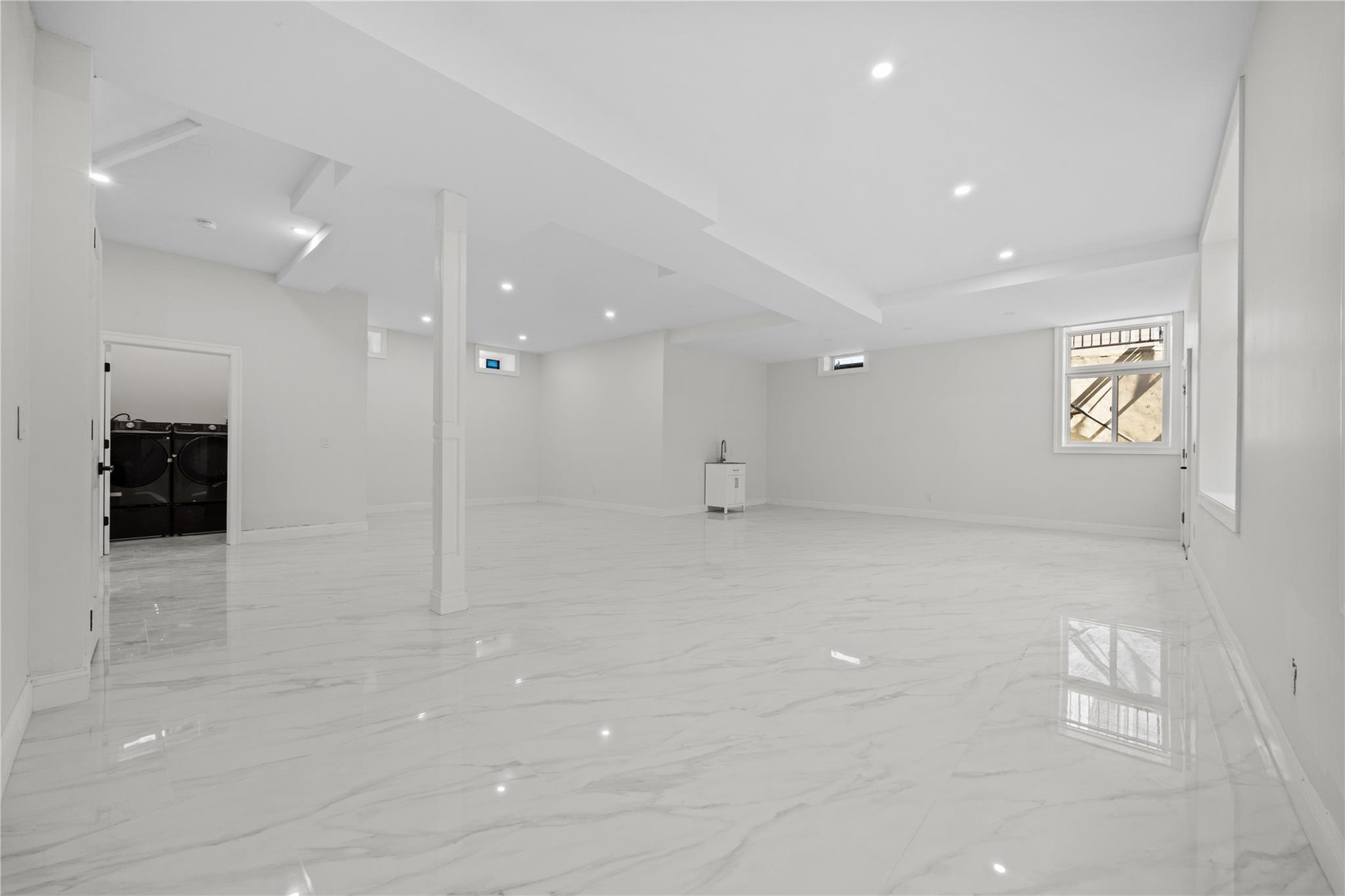 48 Moore Street Property Photo 8