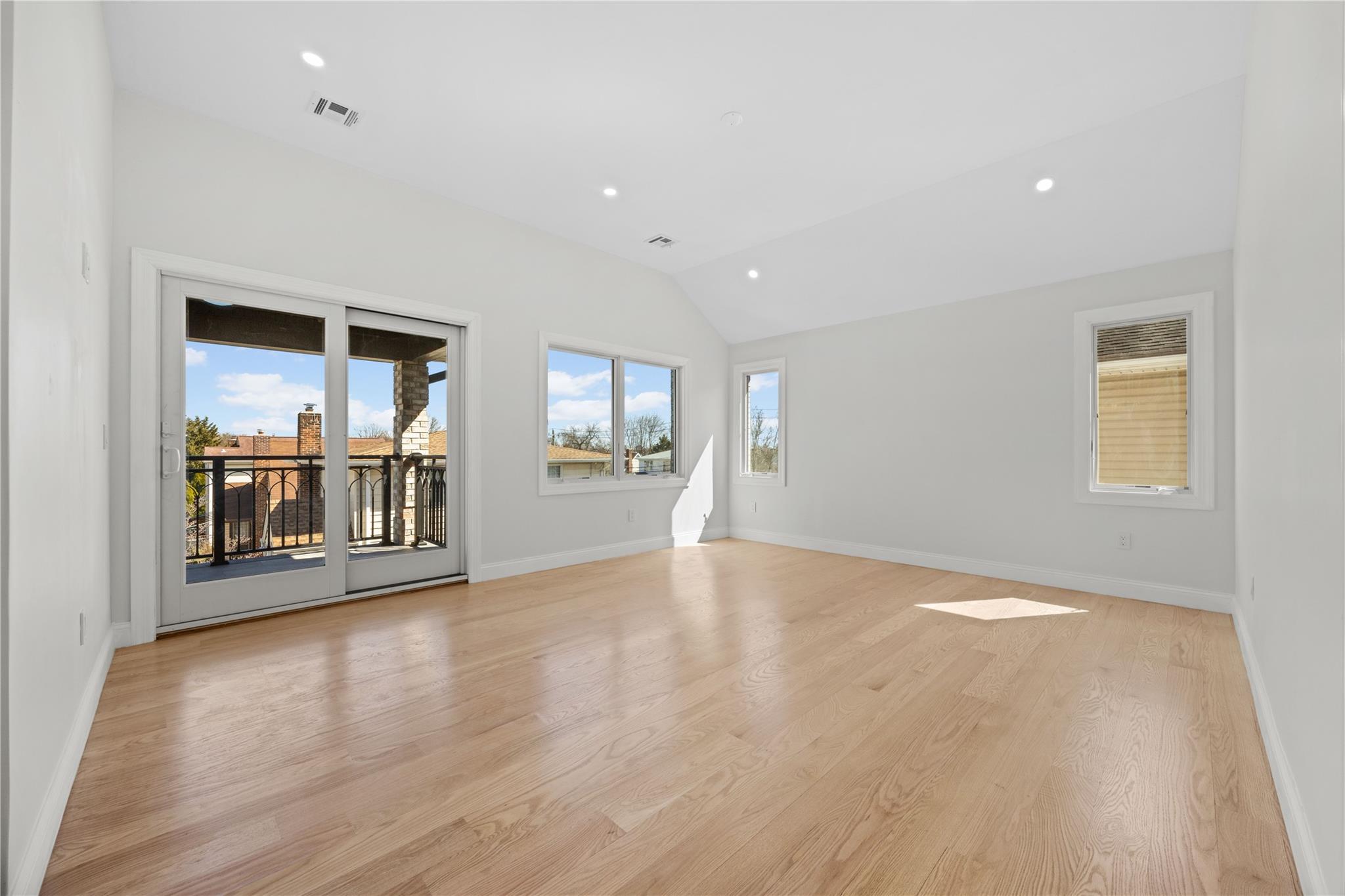 48 Moore Street Property Photo 21
