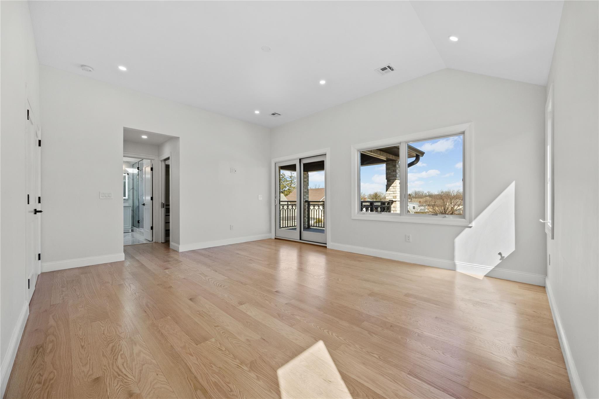 48 Moore Street Property Photo 22