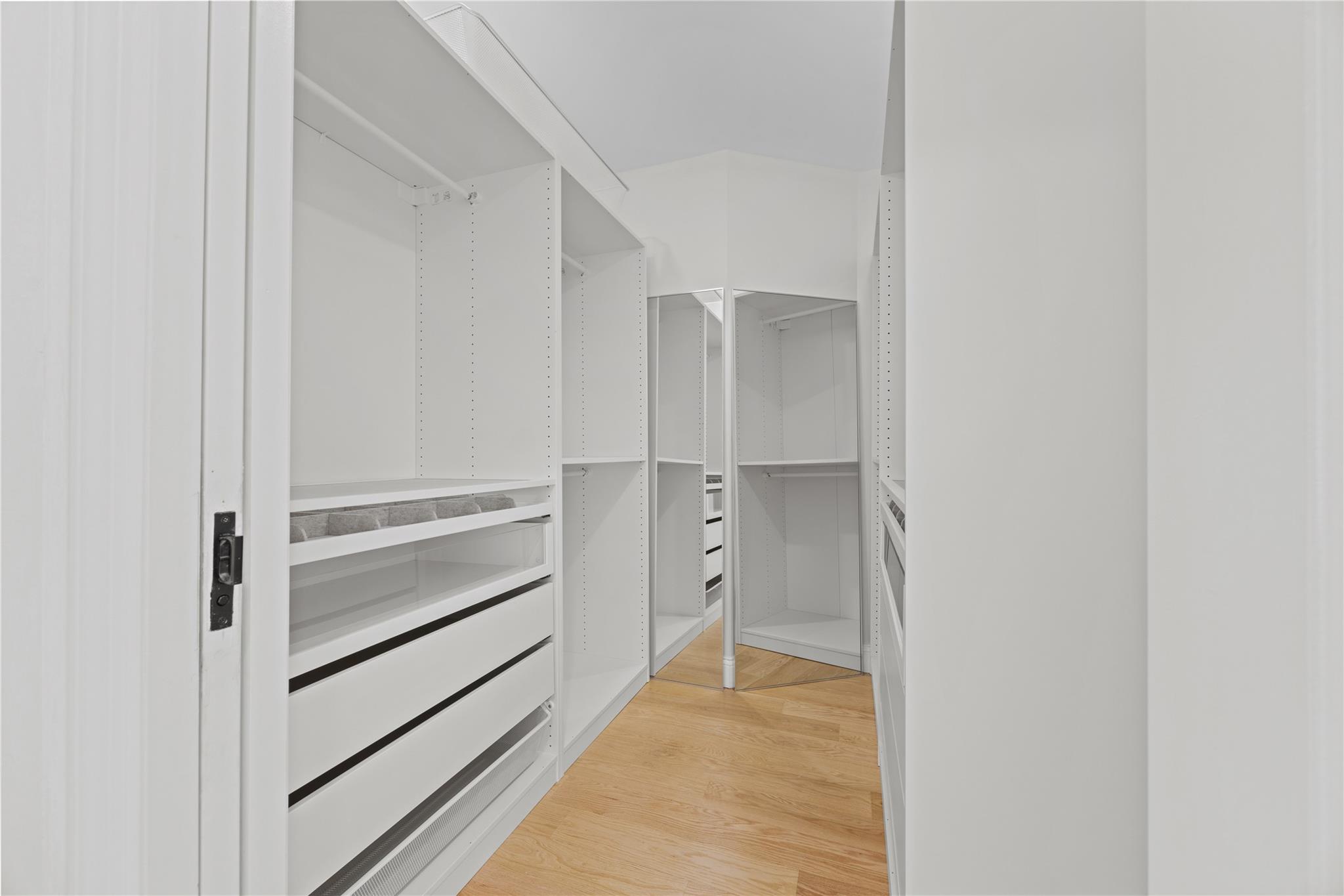 48 Moore Street Property Photo 34