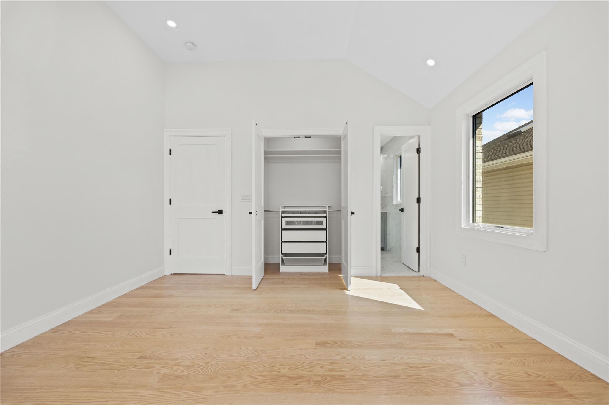 48 Moore Street Property Photo 38