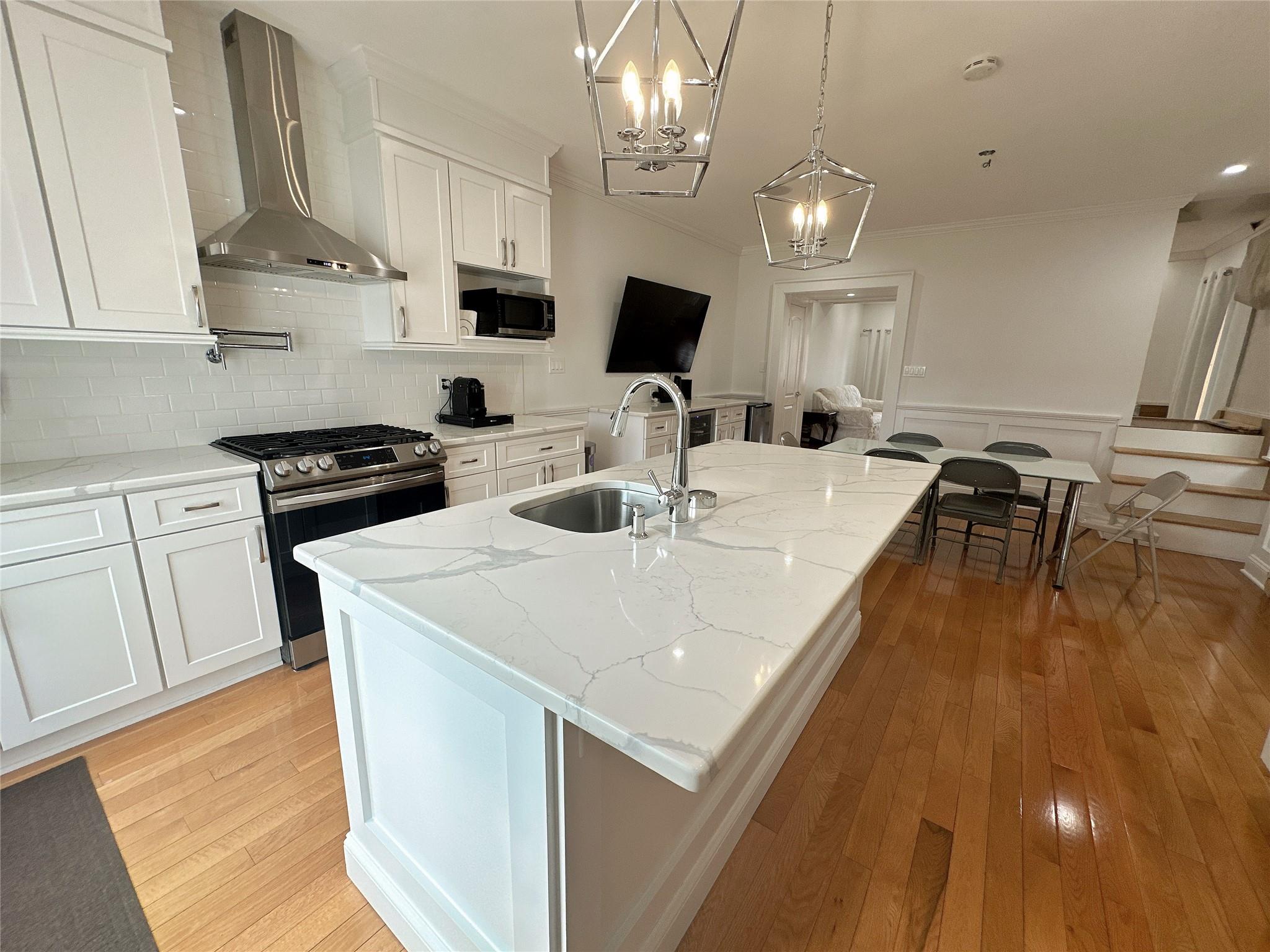 43-63 159 Street Property Photo 6