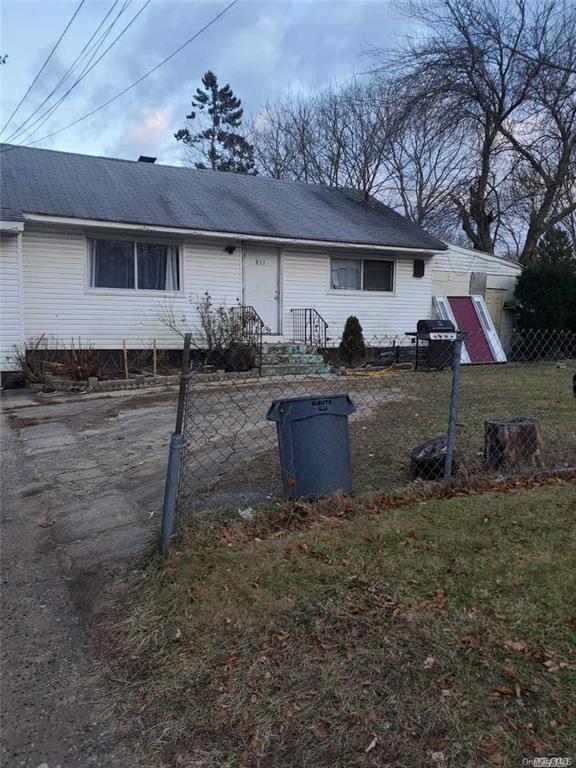 833 Doane Avenue Property Photo